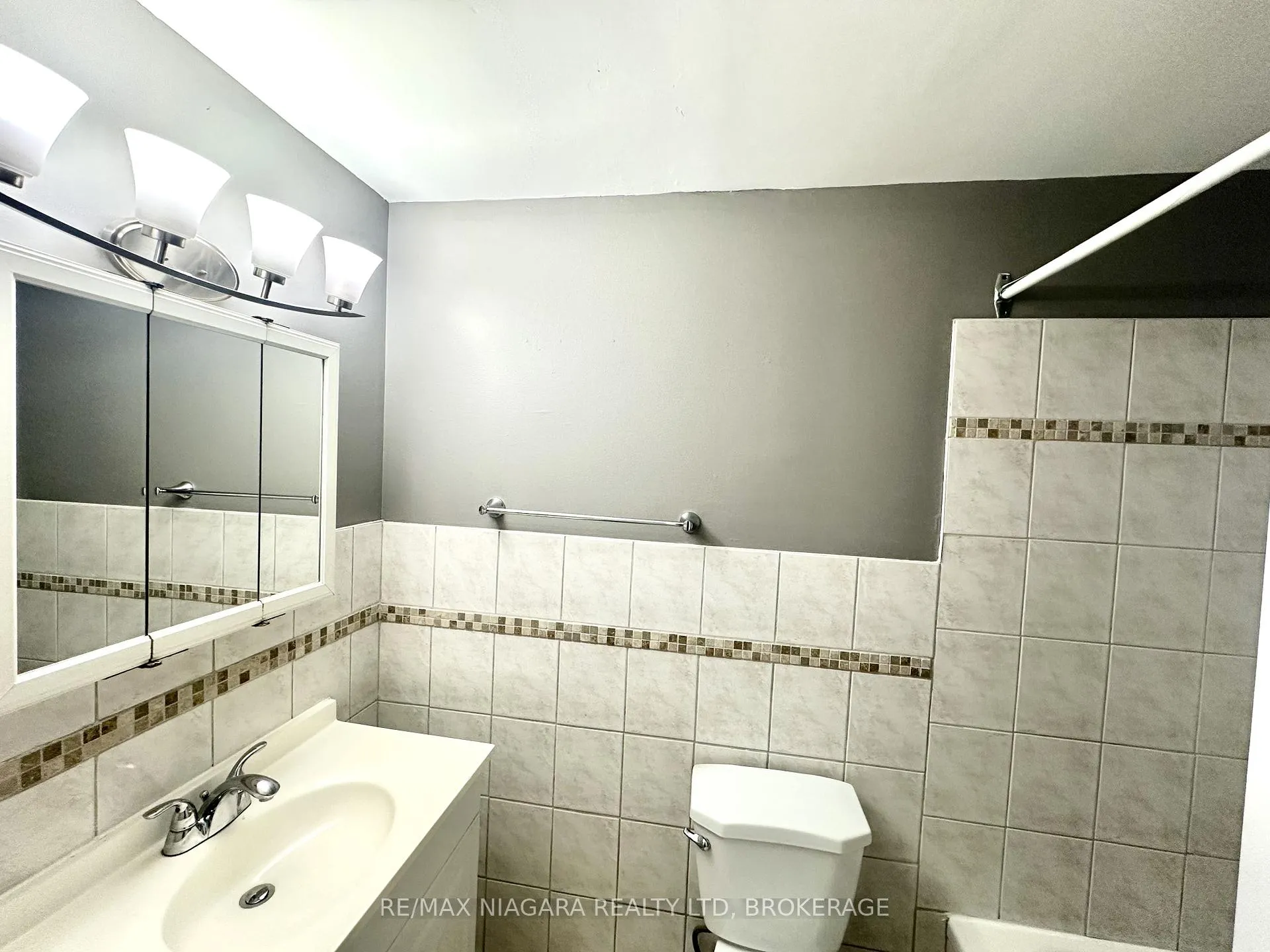 Photo 15 of Unit 205, 7 Riverview Boulevard, St. Catharines, Glendale/Glenridge — HOMEH