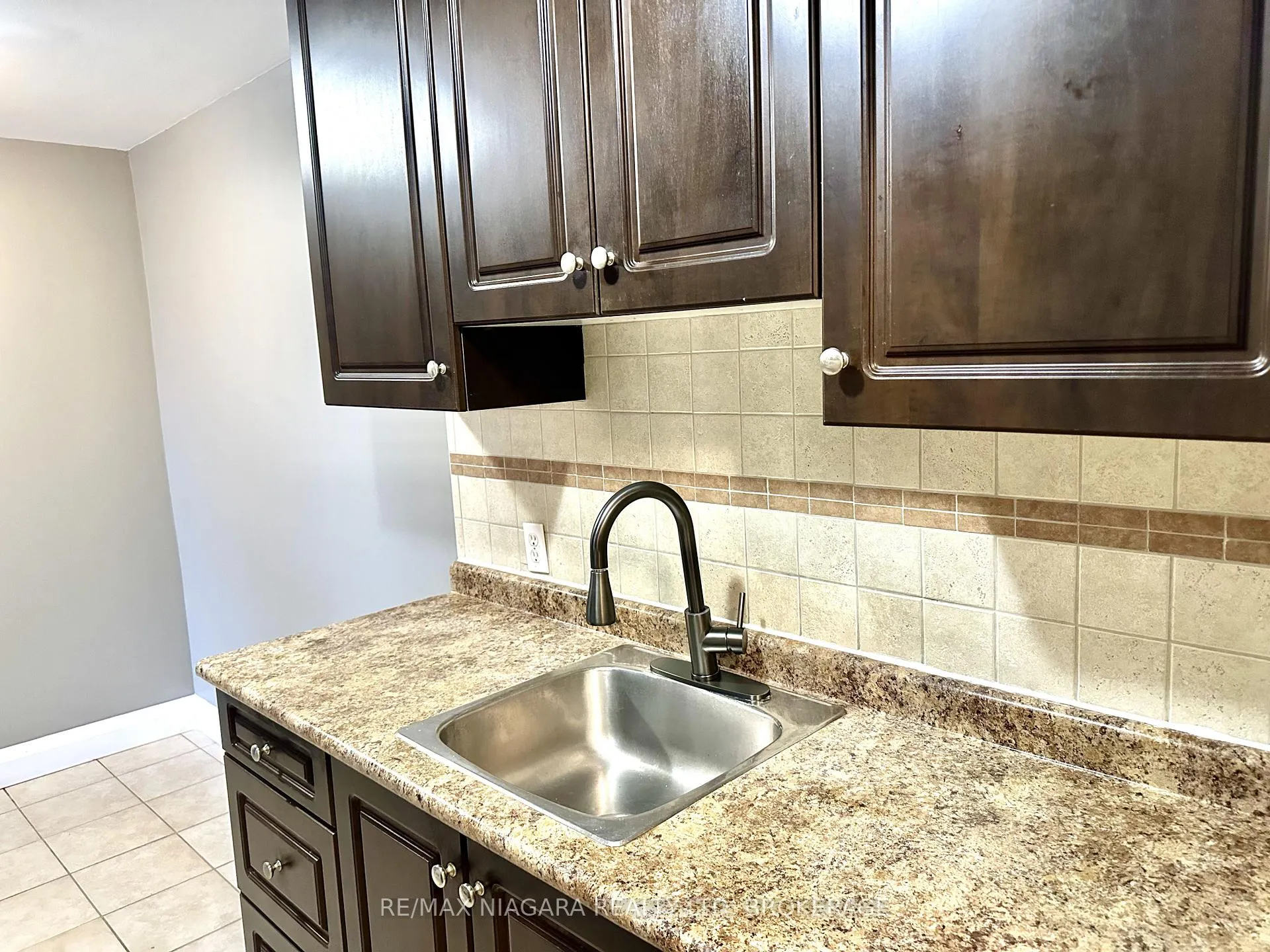 Photo 19 of Unit 205, 7 Riverview Boulevard, St. Catharines, Glendale/Glenridge — HOMEH