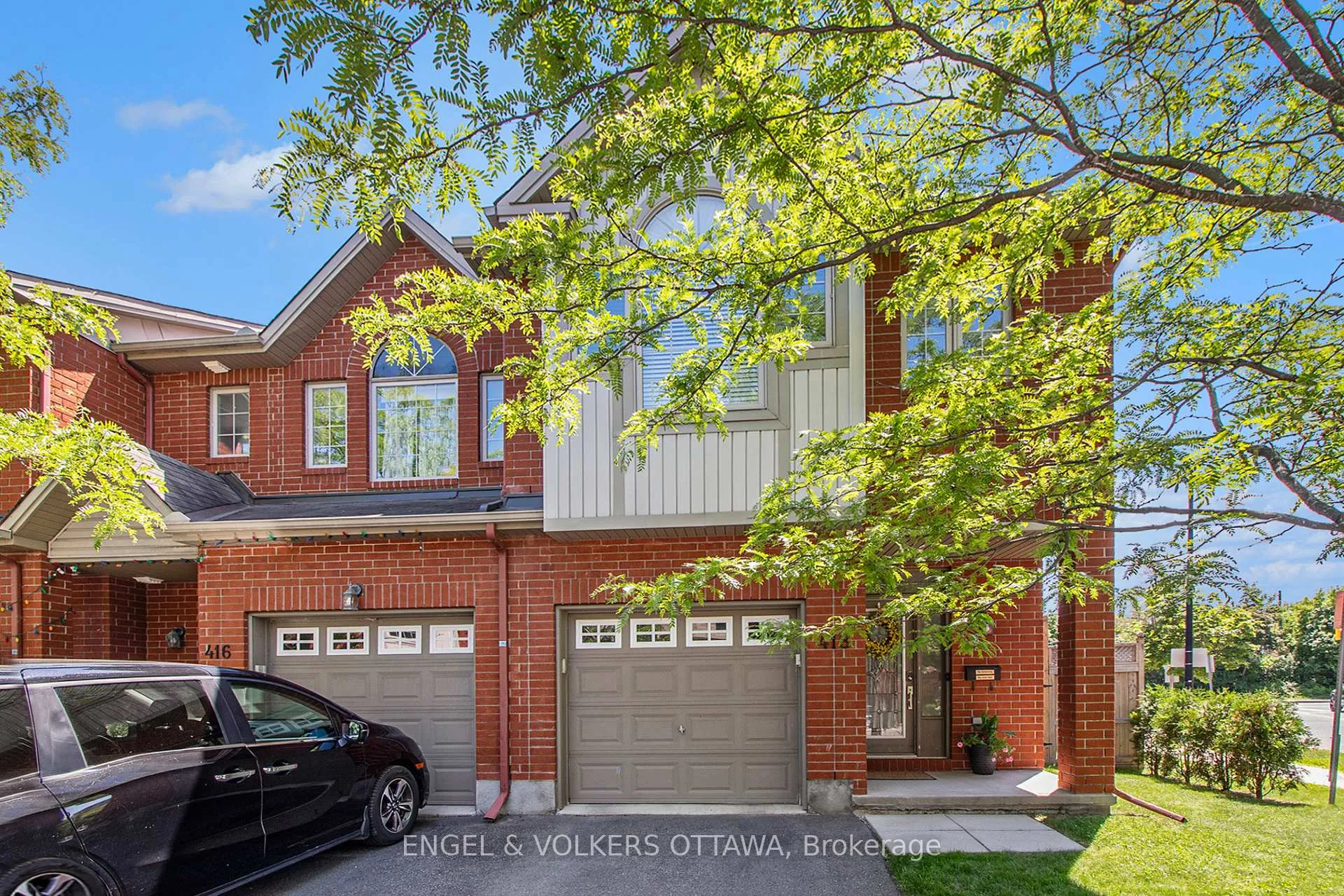 Photo 2 of 418 Meilleur Private, Ottawa, Vanier — HOMEH