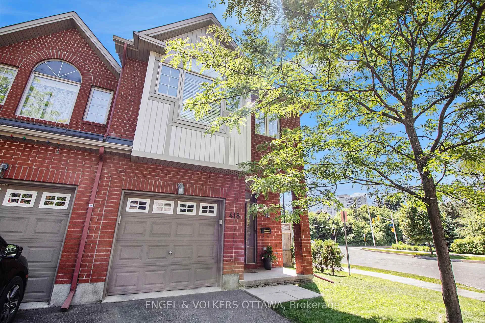 Photo 3 of 418 Meilleur Private, Ottawa, Vanier — HOMEH