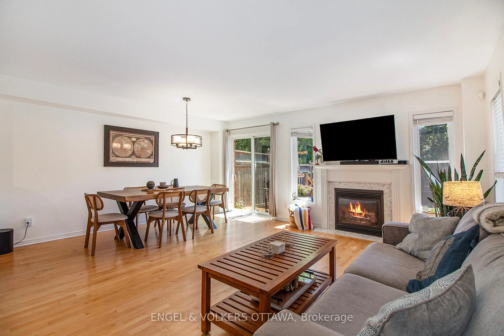 Photo 5 of 418 Meilleur Private, Ottawa, Vanier — HOMEH