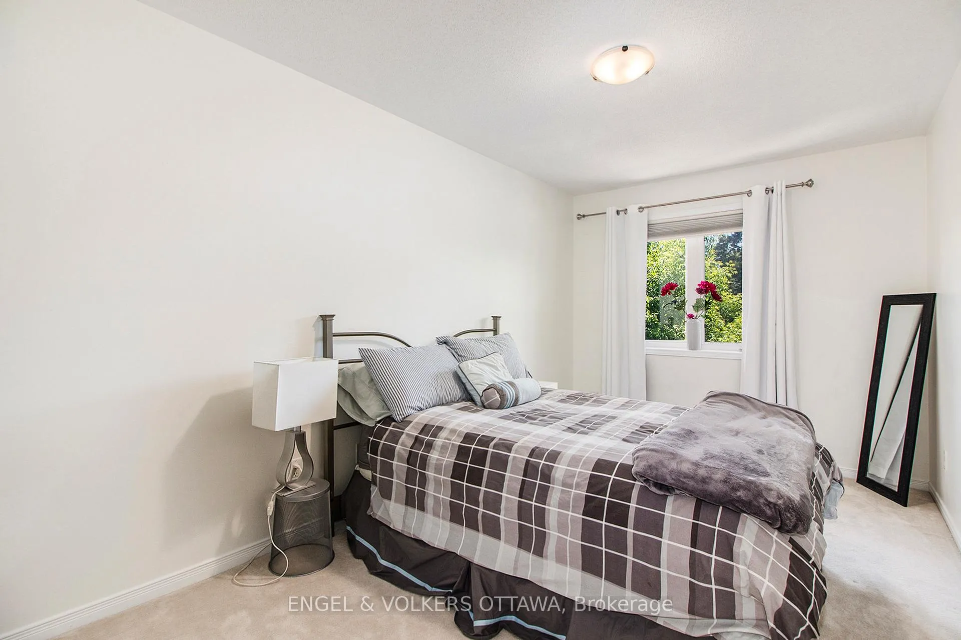 Photo 16 of 418 Meilleur Private, Ottawa, Vanier — HOMEH
