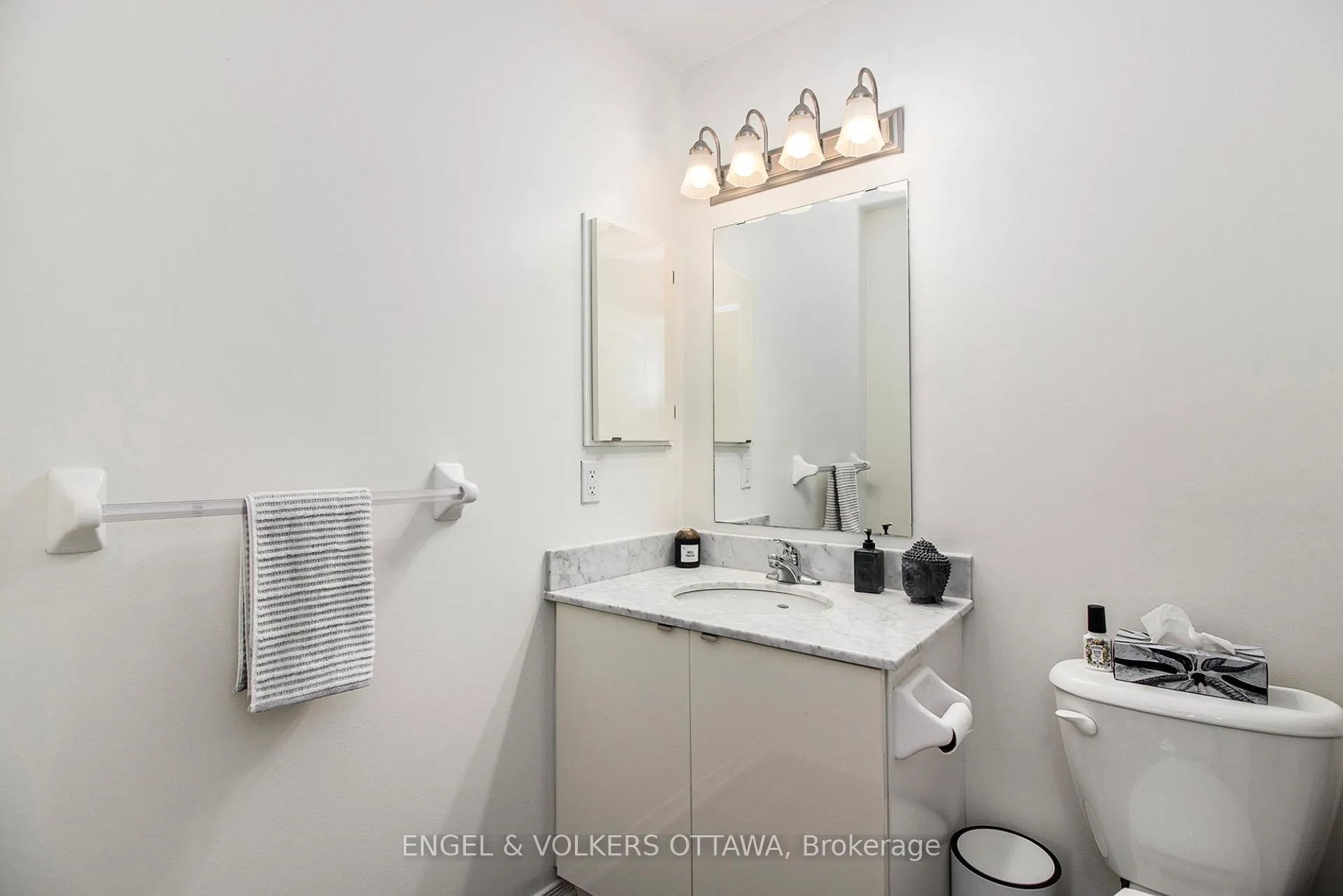 Photo 19 of 418 Meilleur Private, Ottawa, Vanier — HOMEH