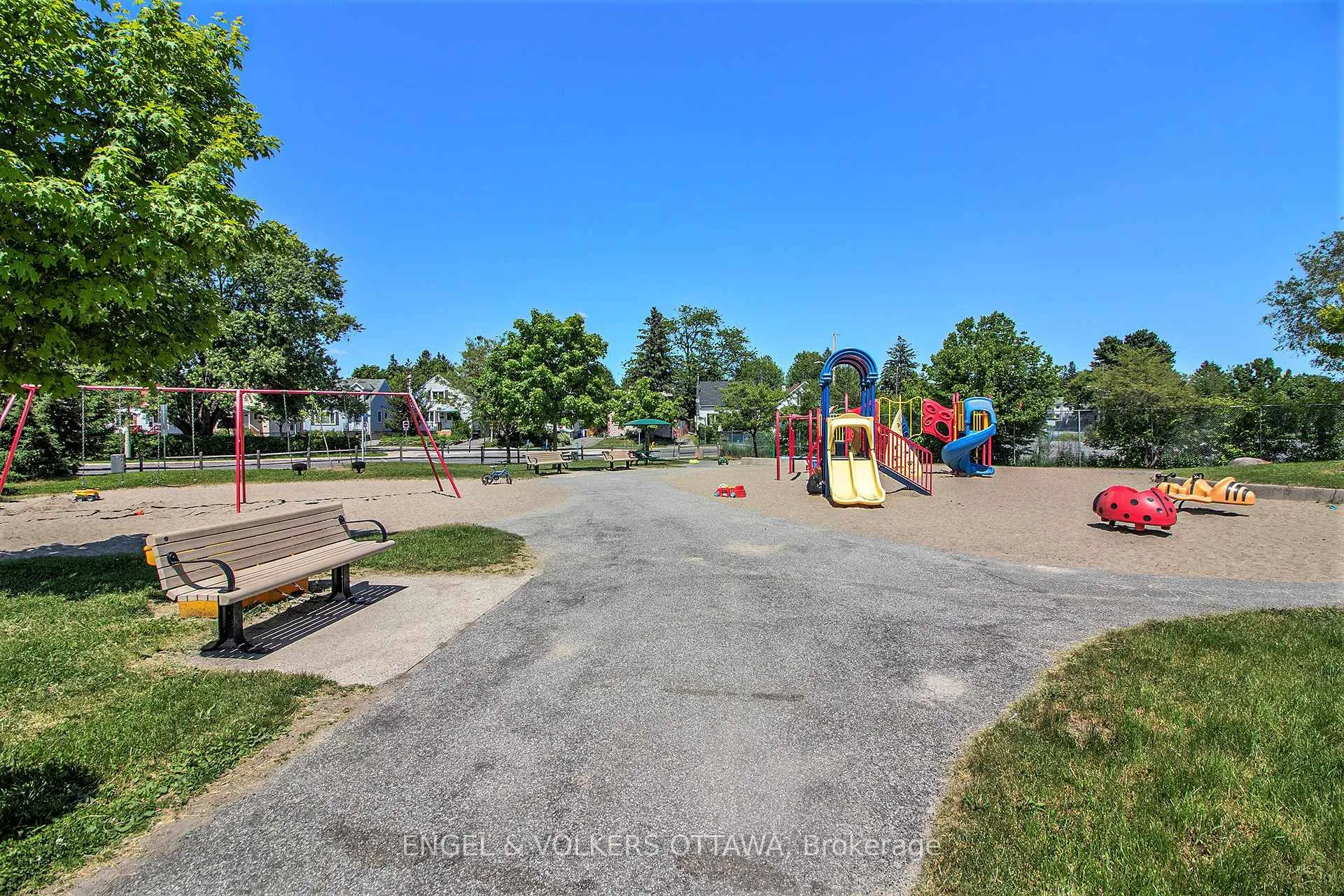 Photo 23 of 418 Meilleur Private, Ottawa, Vanier — HOMEH