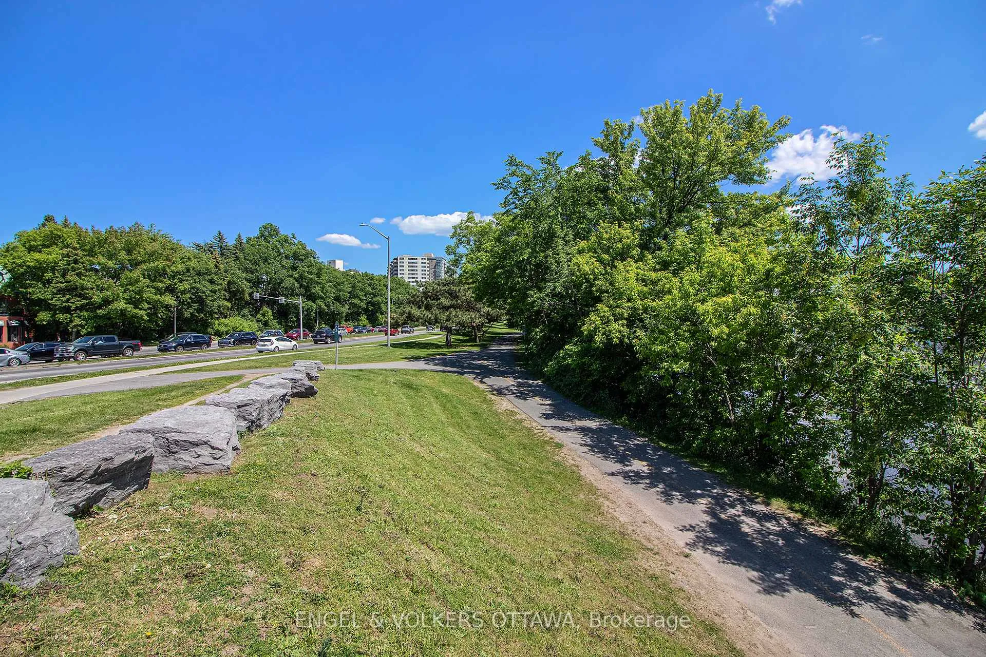 Photo 29 of 418 Meilleur Private, Ottawa, Vanier — HOMEH