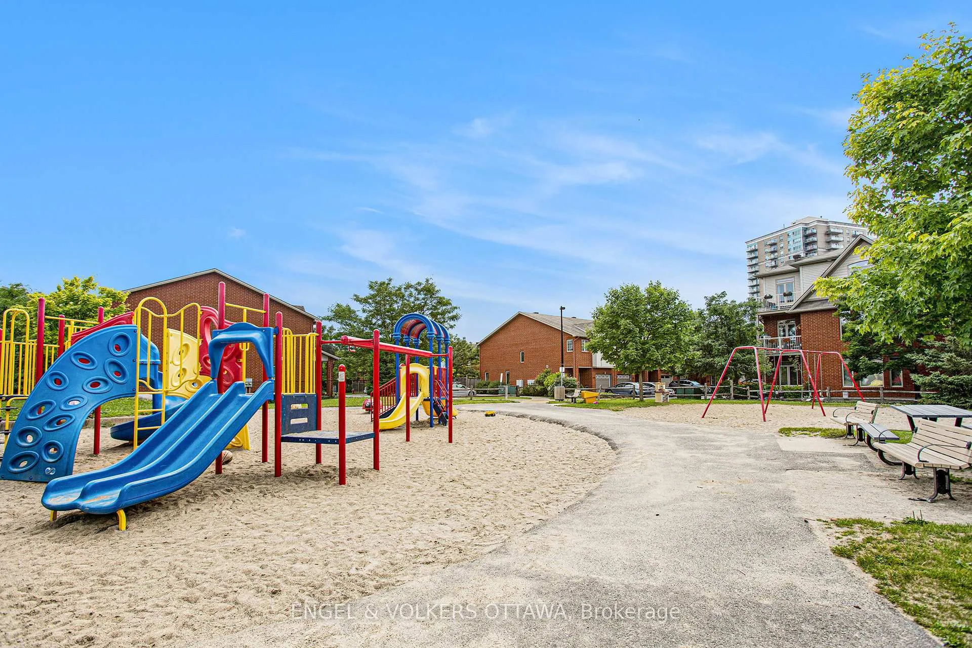 Photo 30 of 418 Meilleur Private, Ottawa, Vanier — HOMEH