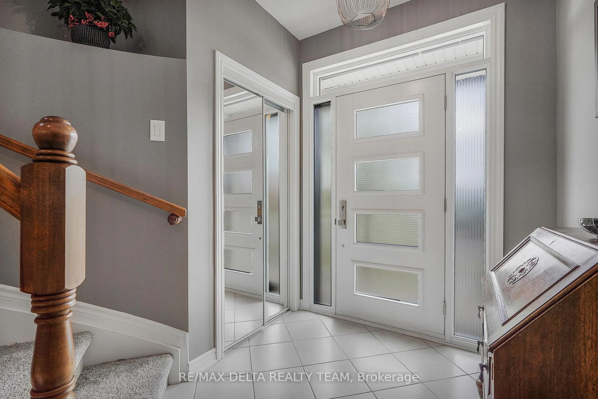 Photo 3 of 208 Serra Ridge, Ottawa, Notting Hill/Summerside — HOMEH
