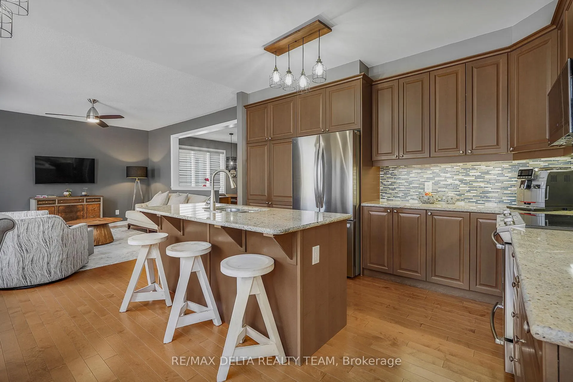 Photo 14 of 208 Serra Ridge, Ottawa, Notting Hill/Summerside — HOMEH