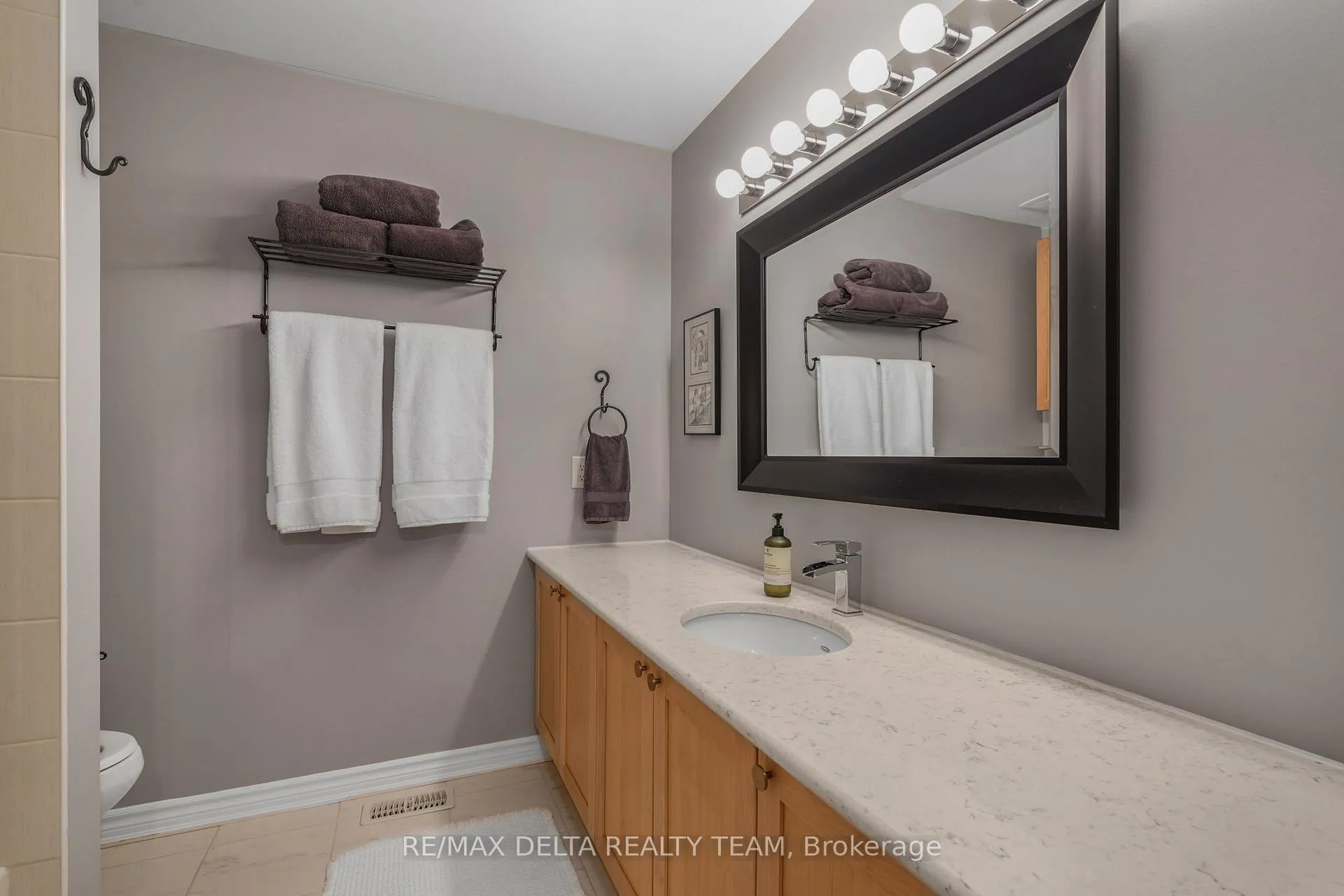 Photo 21 of 208 Serra Ridge, Ottawa, Notting Hill/Summerside — HOMEH