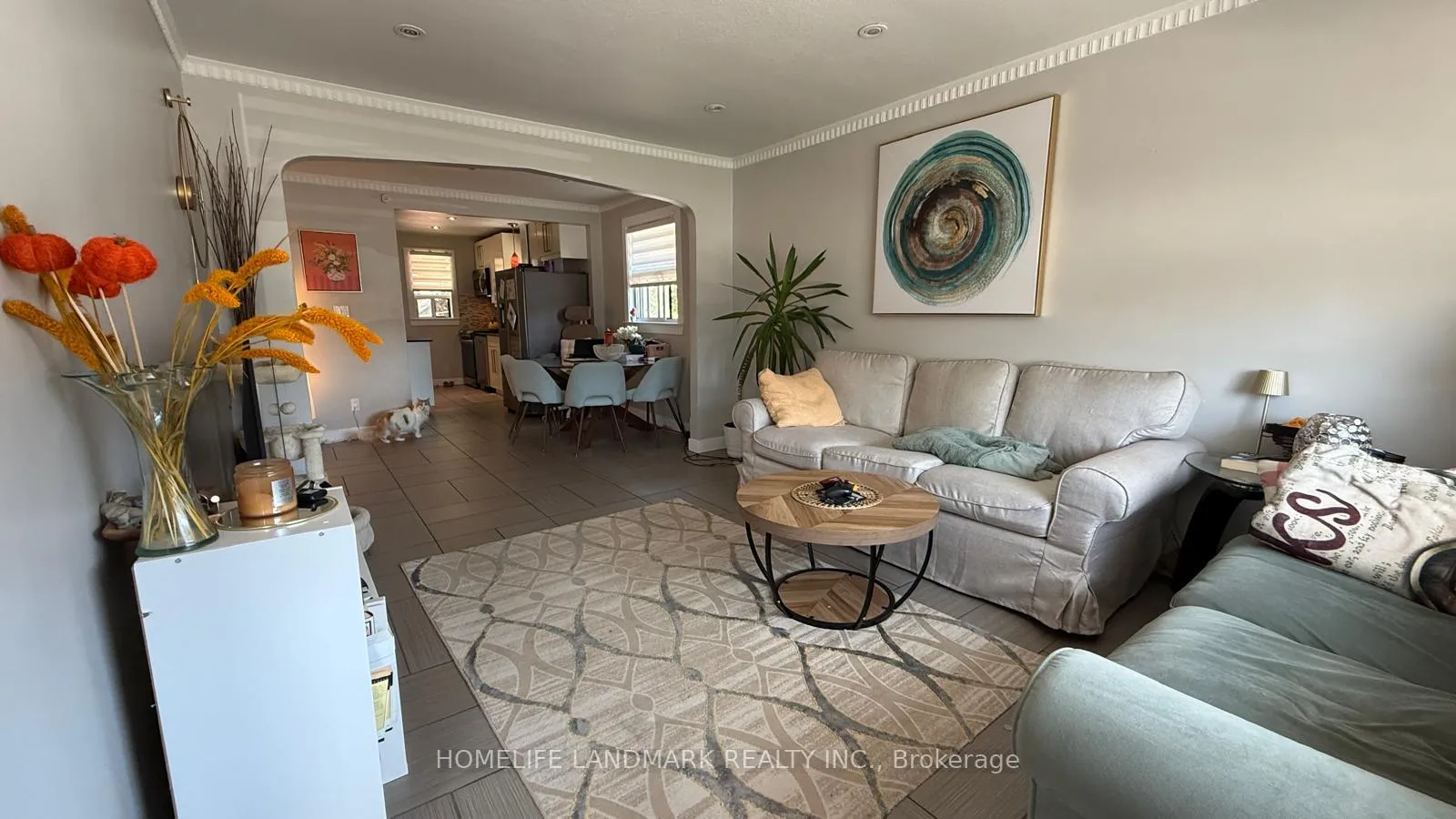 Photo 3 of 78 Yorkview Drive, Etobicoke, Stonegate-Queensway — HOMEH