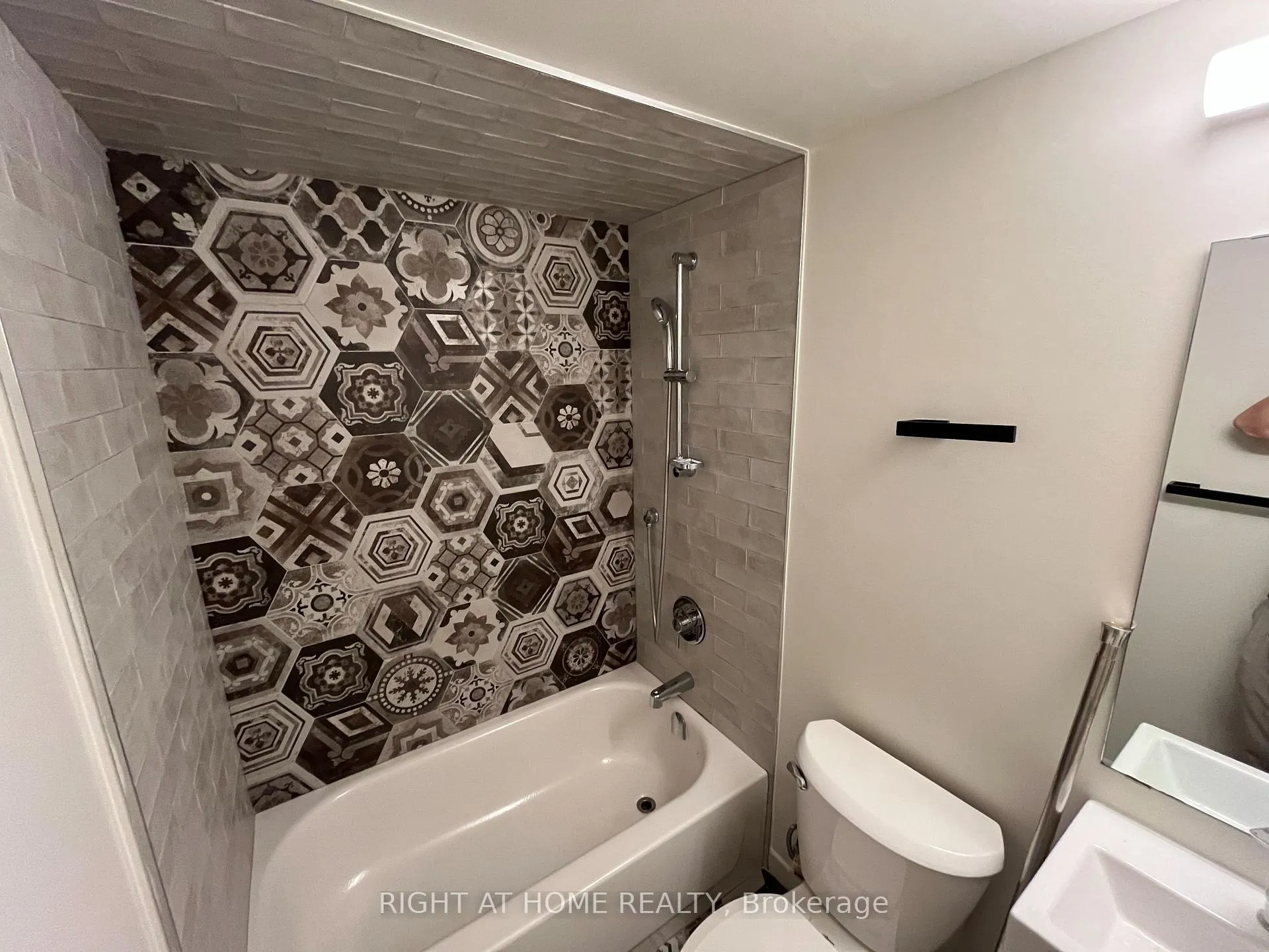 Photo 7 of Unit 1, 1258 Broadview Avenue, Toronto, Broadview North — HOMEH