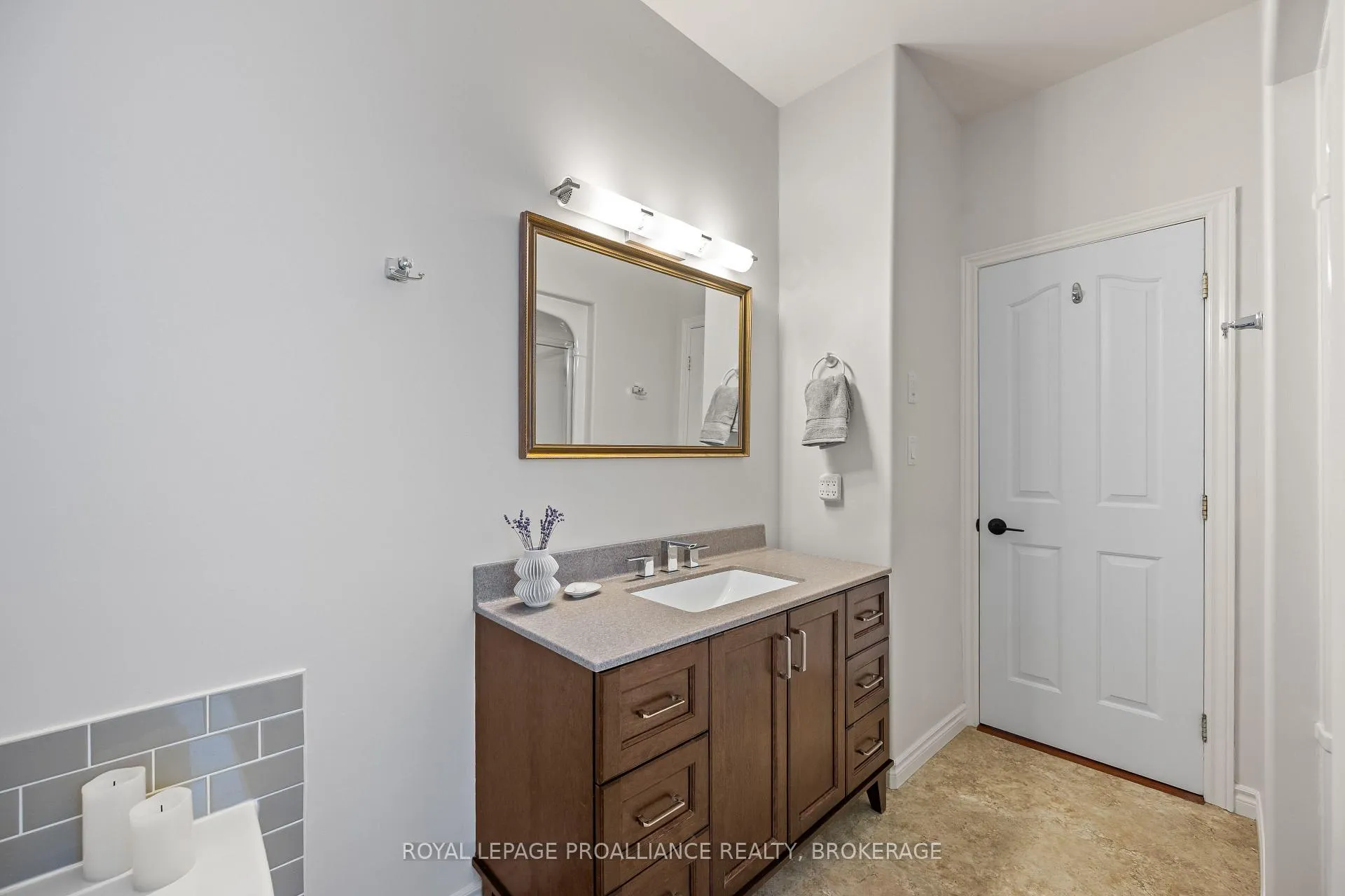 Photo 30 of 1319 Waterside Way, Kingston, Kingston East (Incl Barret Crt) — HOMEH
