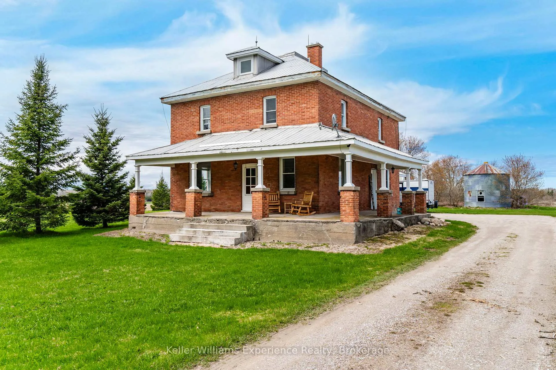Photo 1 of 2936 Flos 6 Road W, Springwater, Phelpston — HOMEH