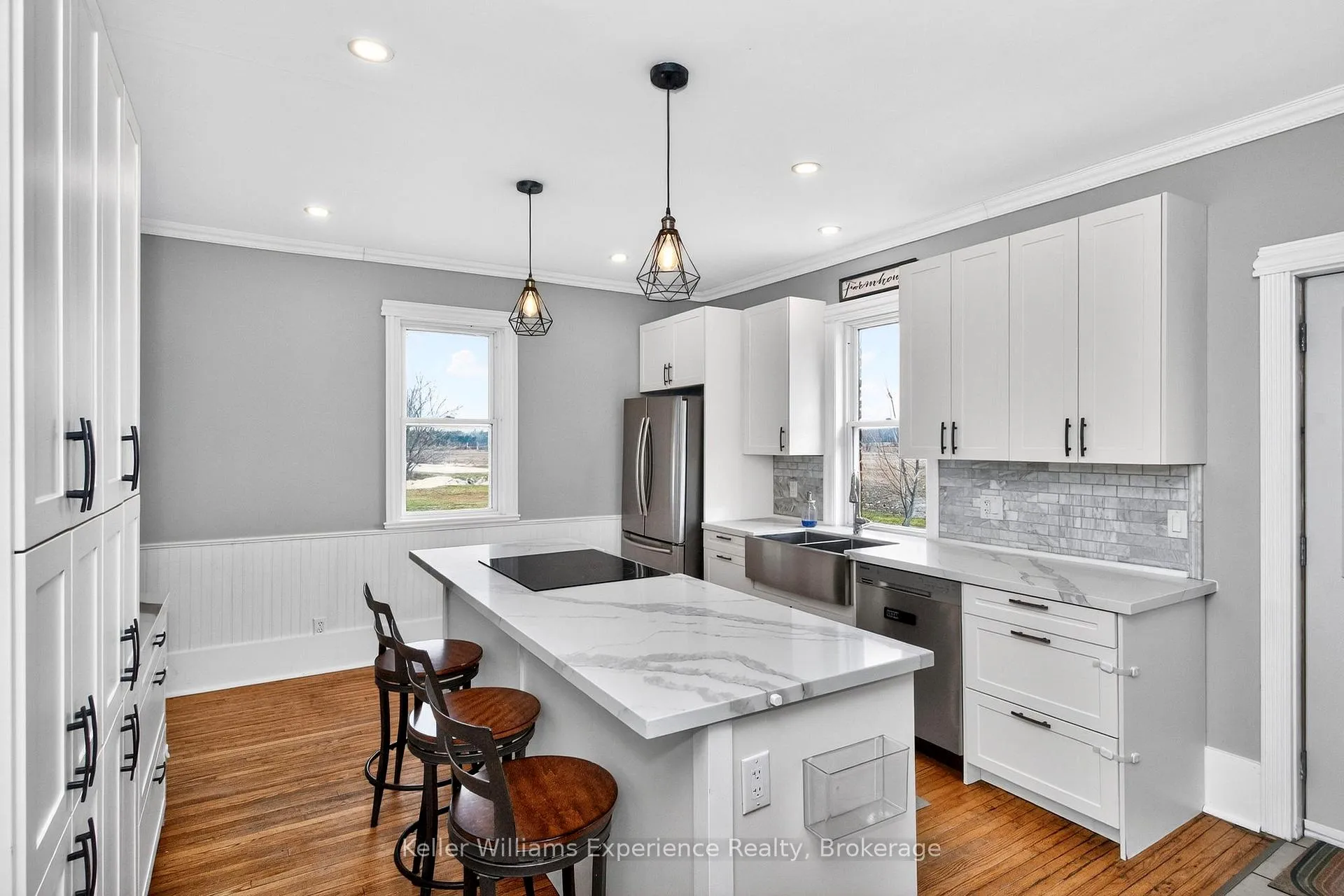 Photo 5 of 2936 Flos 6 Road W, Springwater, Phelpston — HOMEH