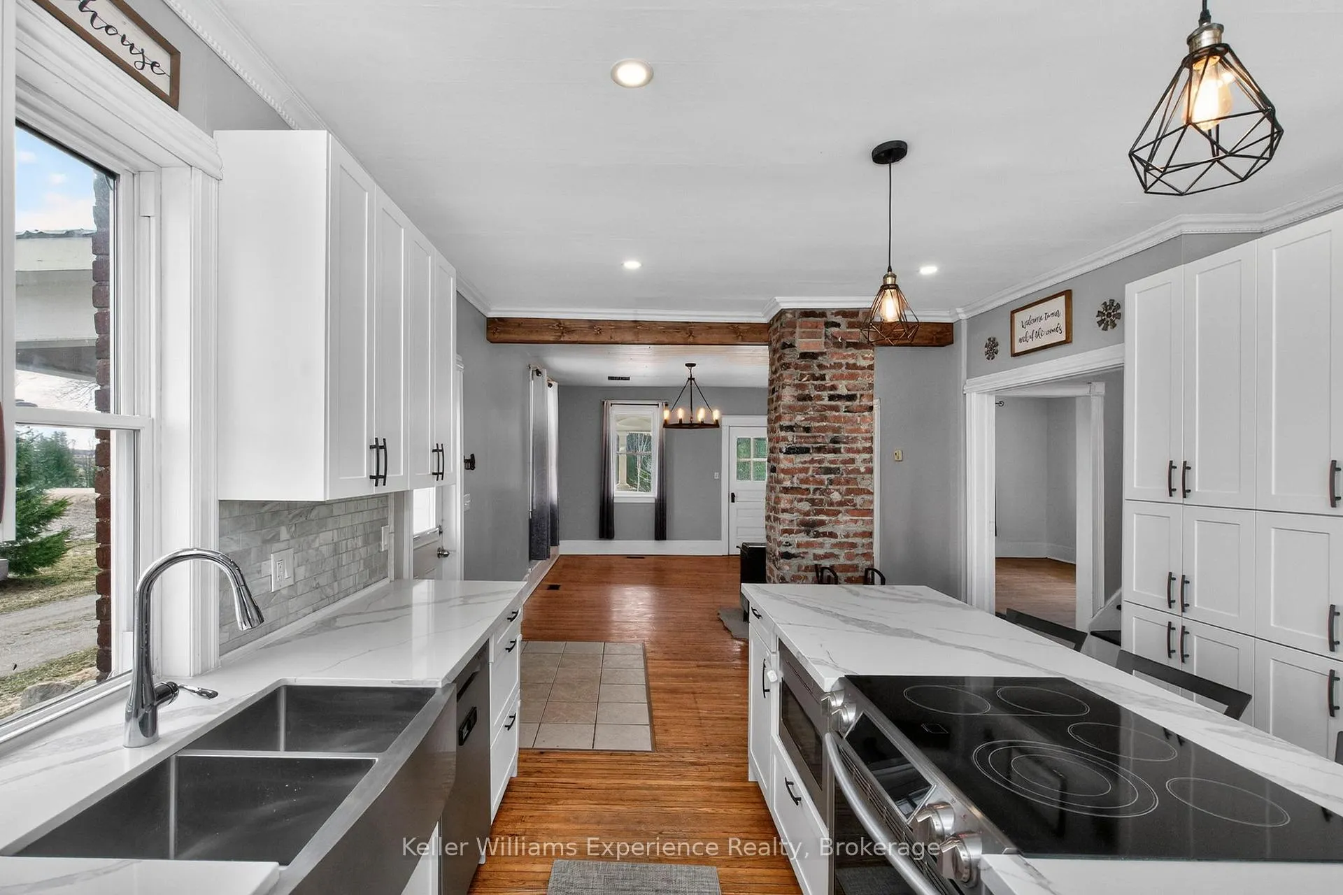 Photo 9 of 2936 Flos 6 Road W, Springwater, Phelpston — HOMEH