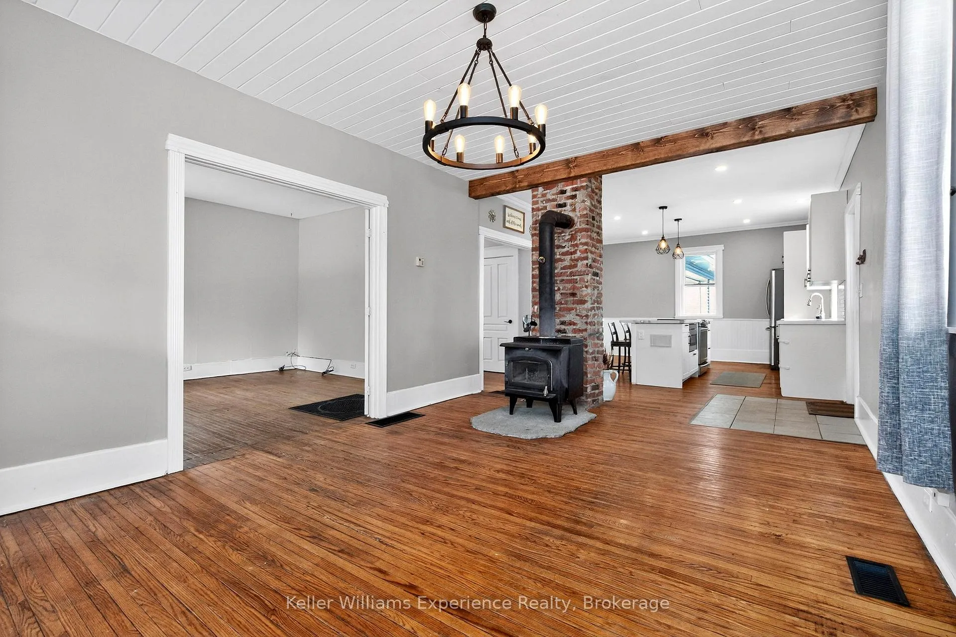 Photo 12 of 2936 Flos 6 Road W, Springwater, Phelpston — HOMEH