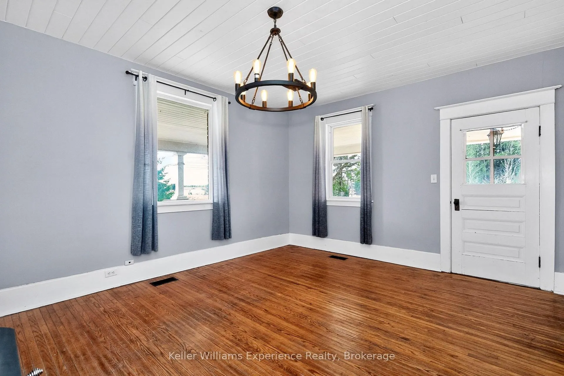 Photo 14 of 2936 Flos 6 Road W, Springwater, Phelpston — HOMEH