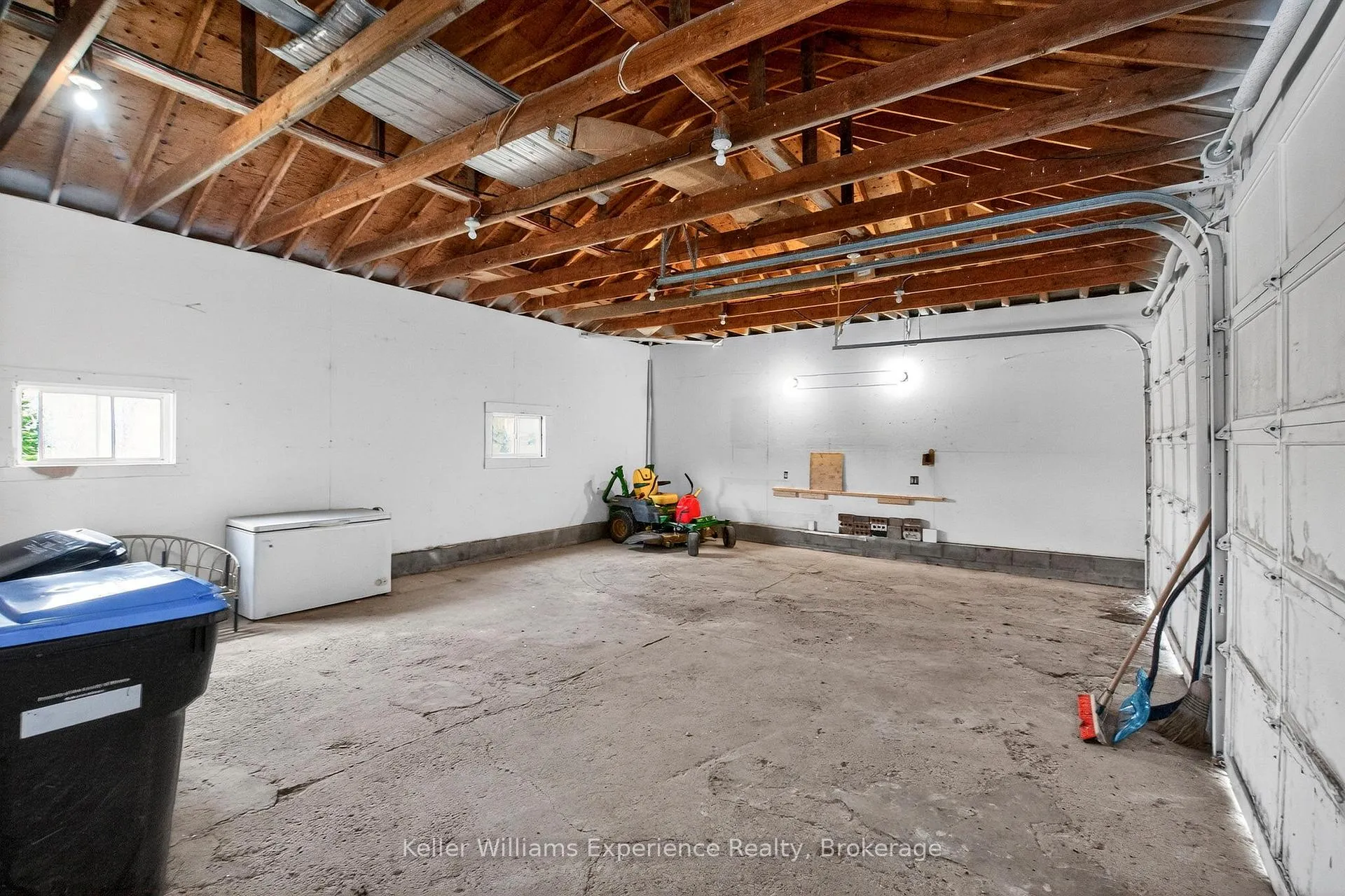 Photo 32 of 2936 Flos 6 Road W, Springwater, Phelpston — HOMEH
