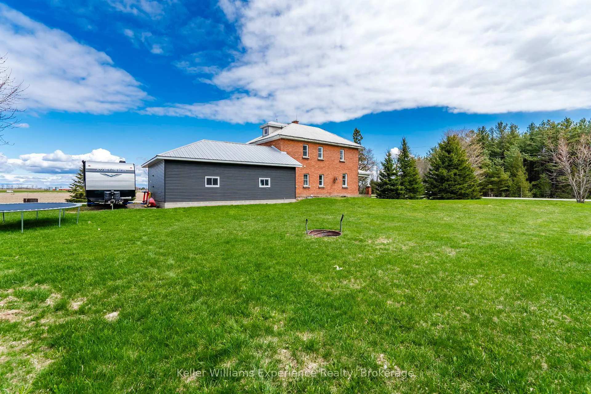 Photo 36 of 2936 Flos 6 Road W, Springwater, Phelpston — HOMEH