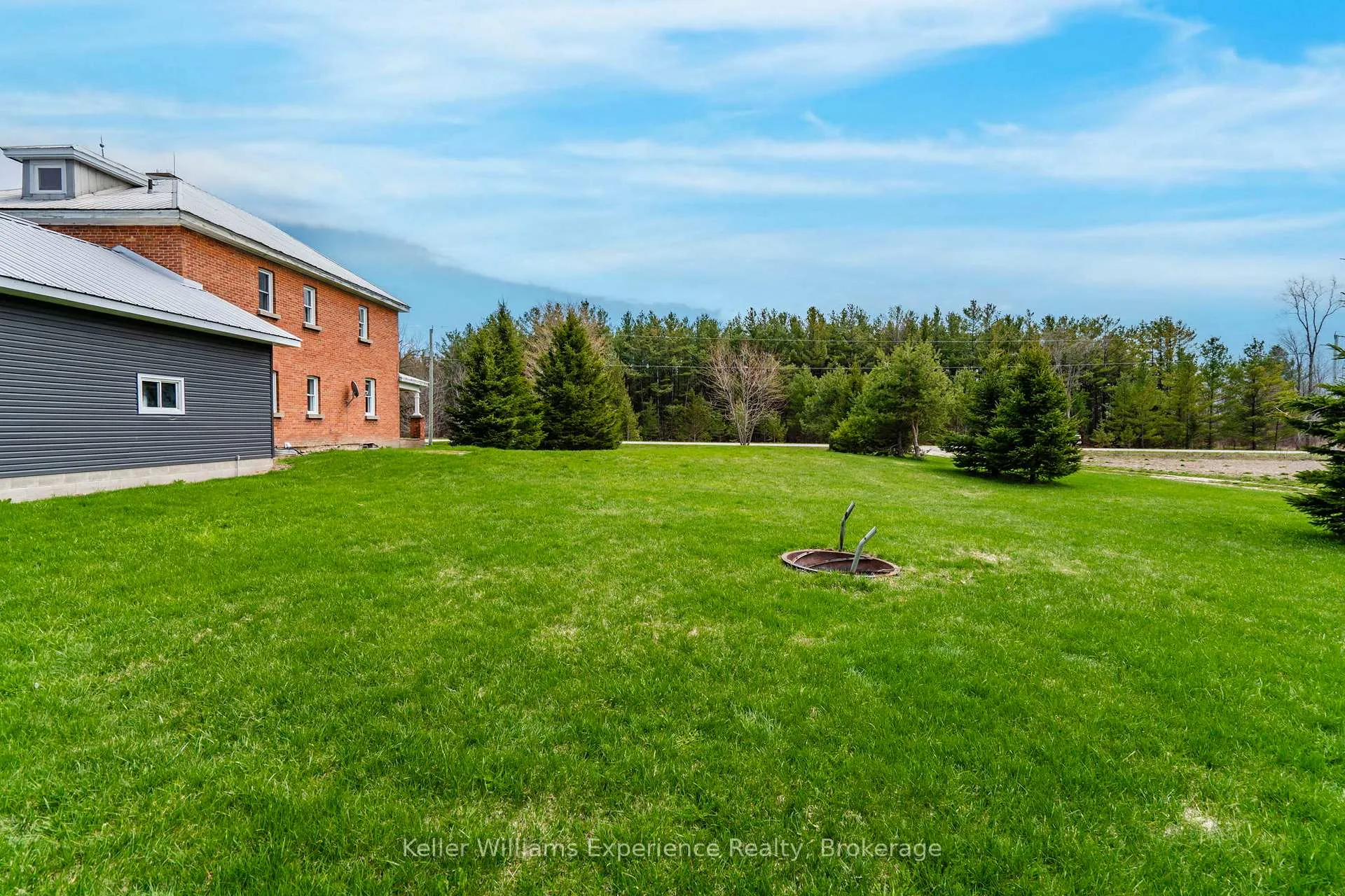 Photo 37 of 2936 Flos 6 Road W, Springwater, Phelpston — HOMEH