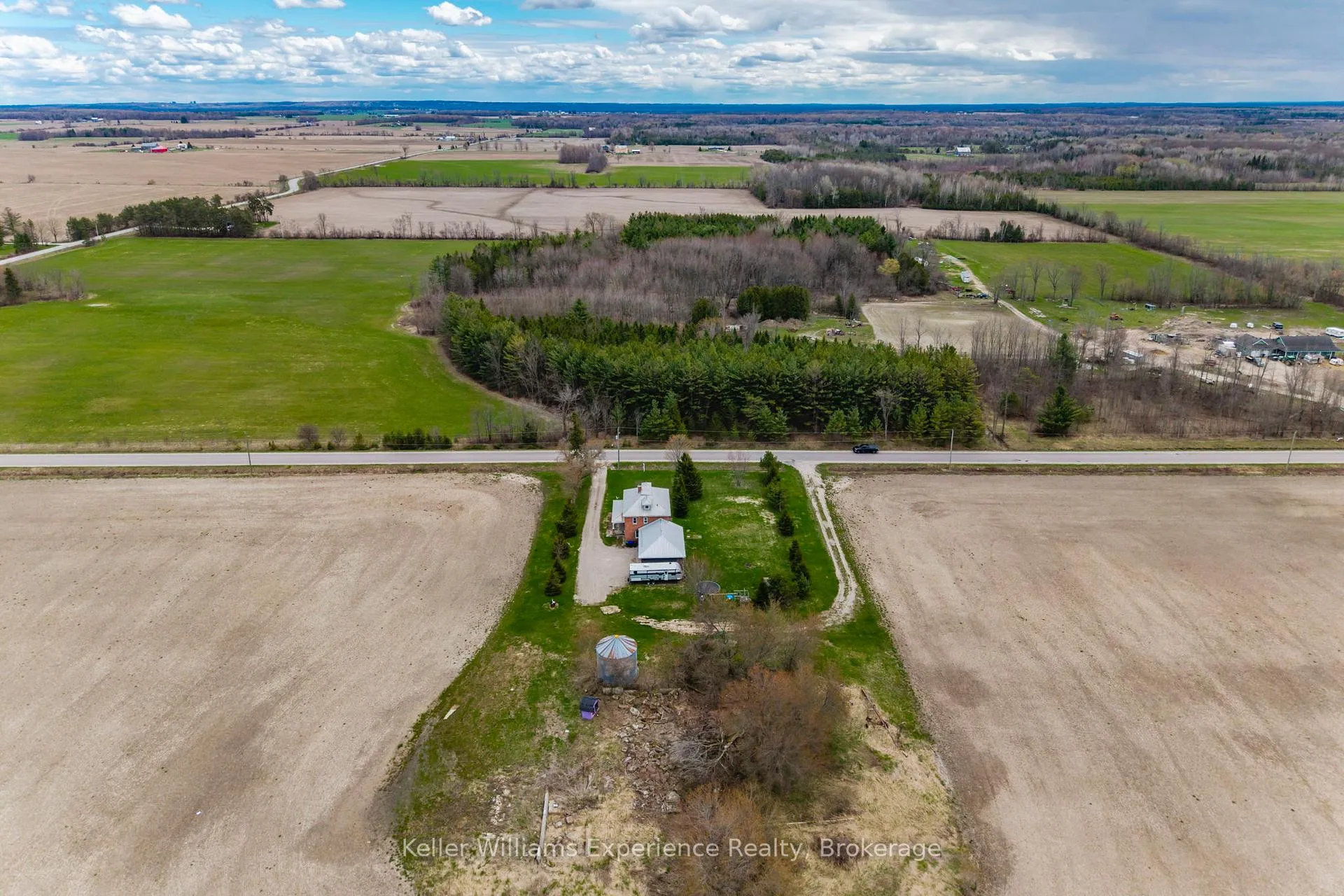 Photo 42 of 2936 Flos 6 Road W, Springwater, Phelpston — HOMEH