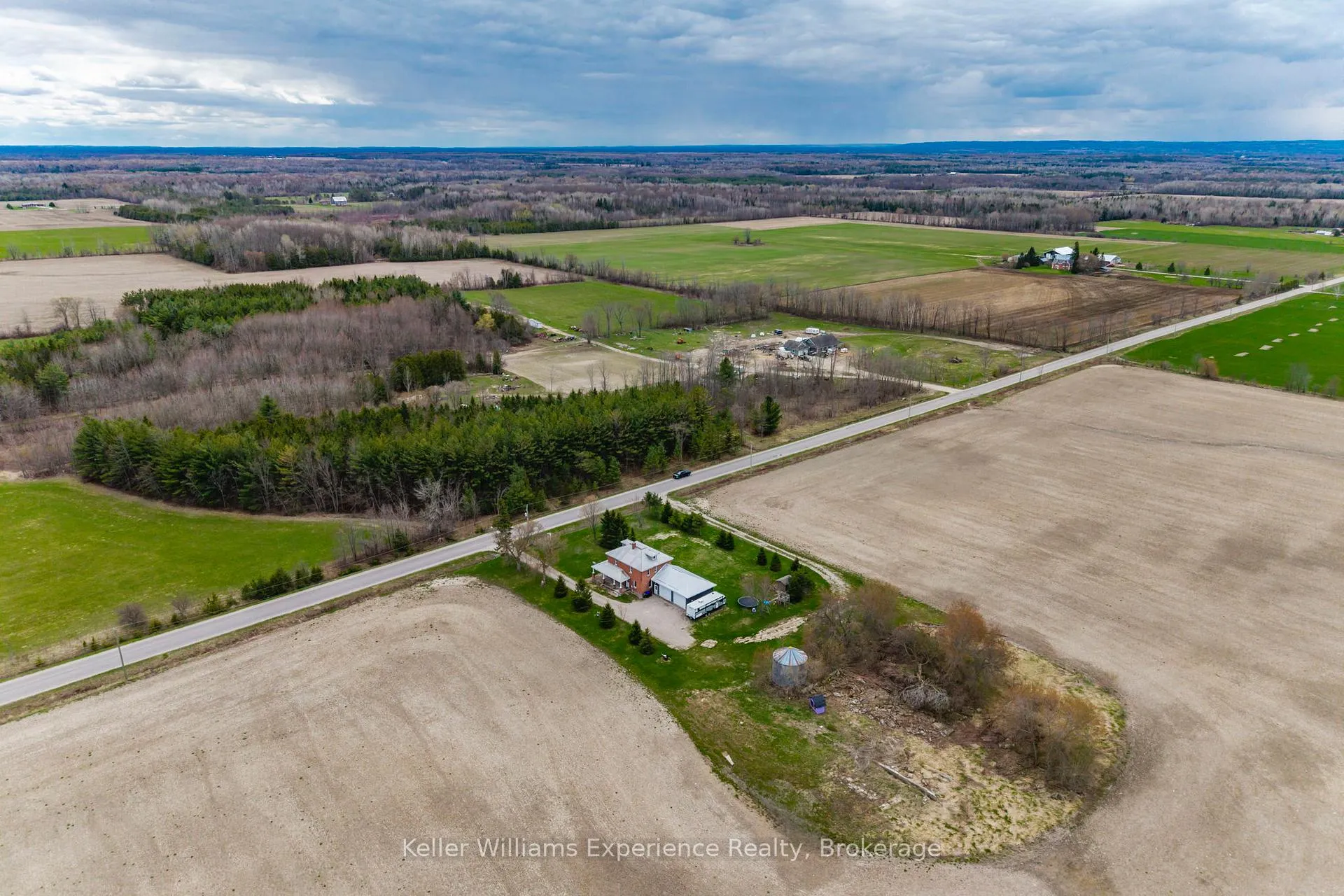 Photo 43 of 2936 Flos 6 Road W, Springwater, Phelpston — HOMEH