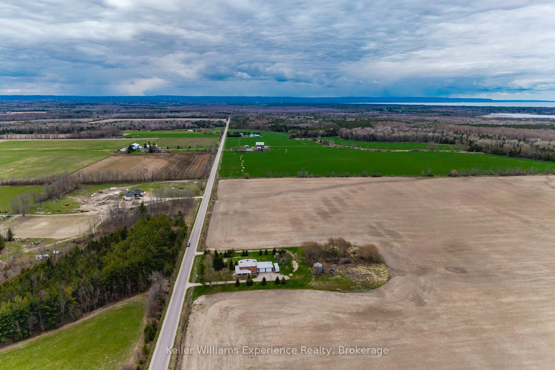 Photo 44 of 2936 Flos 6 Road W, Springwater, Phelpston — HOMEH