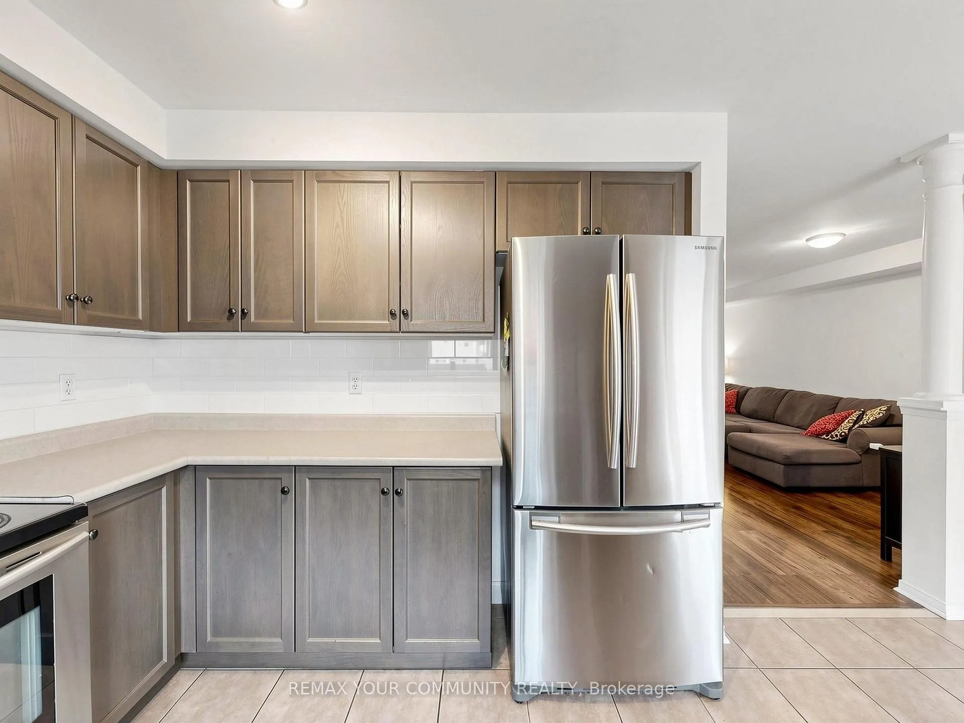 Photo 13 of 20 Dawson Crescent, Milton, Bronte Meadows — HOMEH