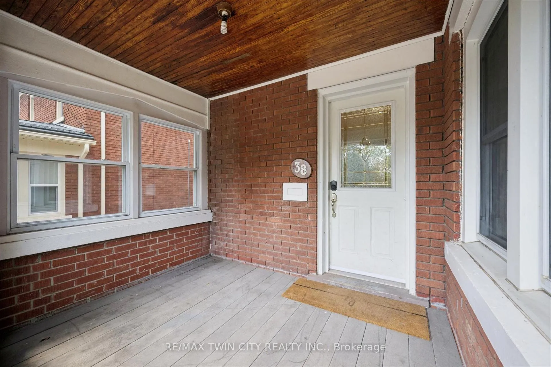 Photo 2 of 38 Stirling Avenue N, Kitchener — HOMEH
