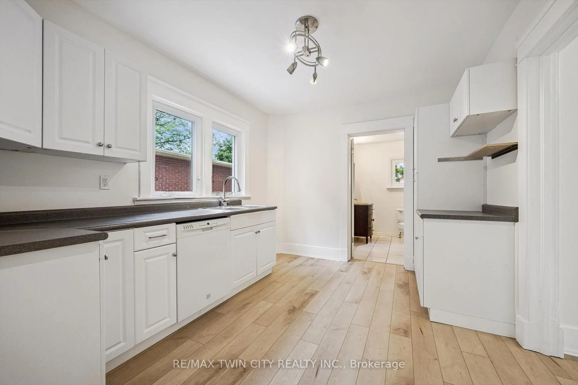 Photo 6 of 38 Stirling Avenue N, Kitchener — HOMEH