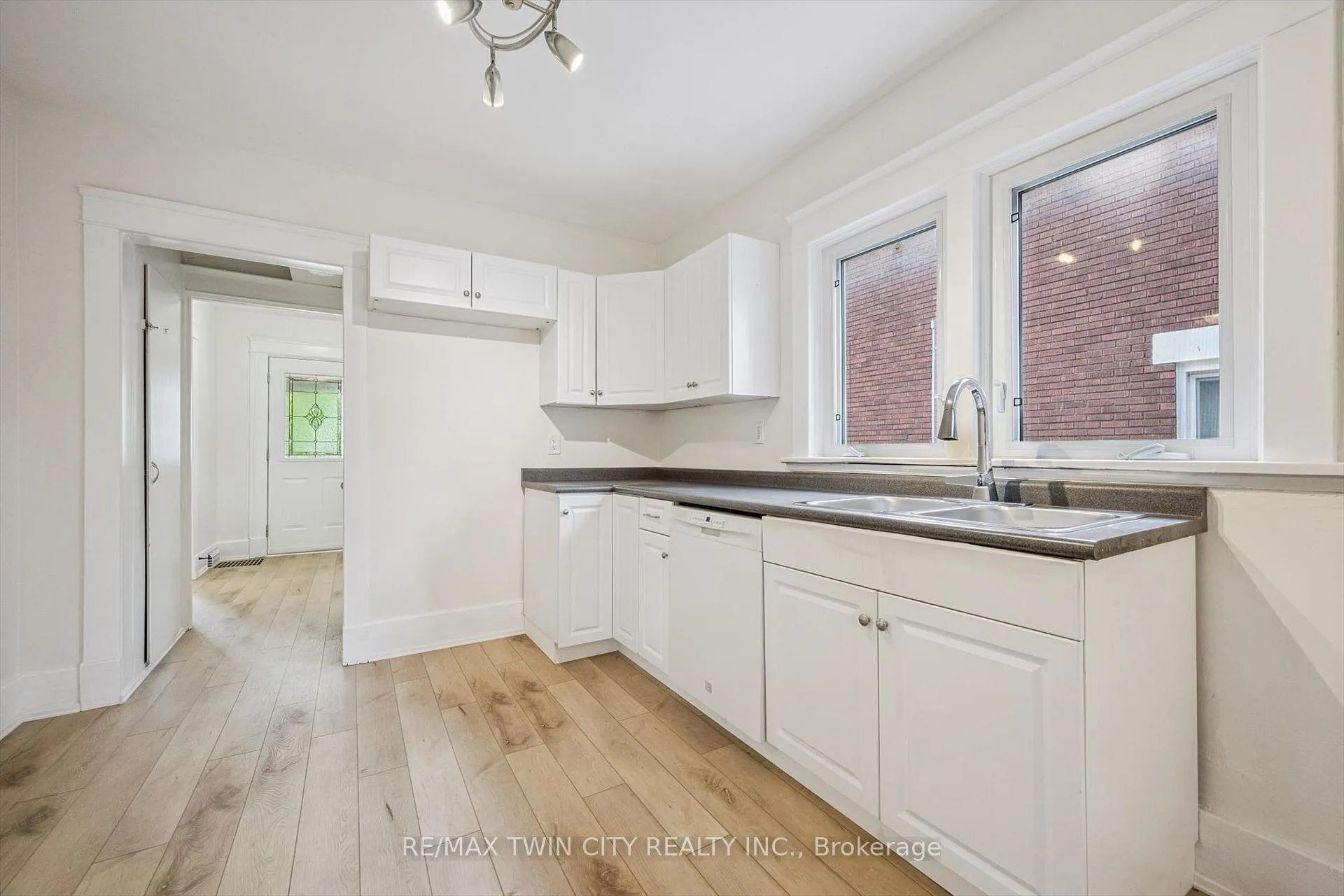 Photo 7 of 38 Stirling Avenue N, Kitchener — HOMEH