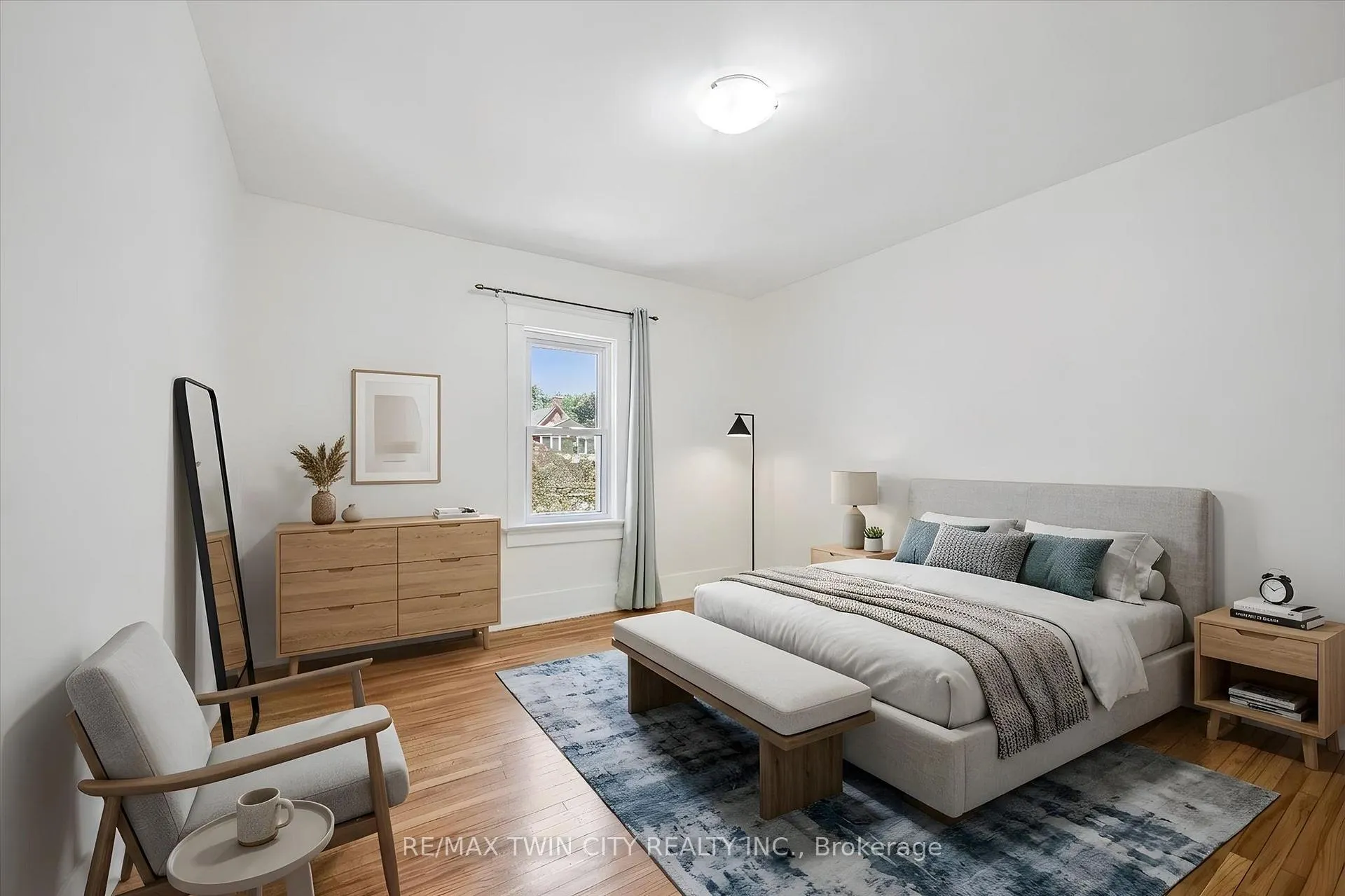 Photo 12 of 38 Stirling Avenue N, Kitchener — HOMEH
