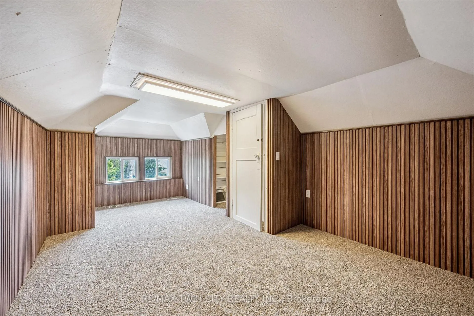 Photo 15 of 38 Stirling Avenue N, Kitchener — HOMEH
