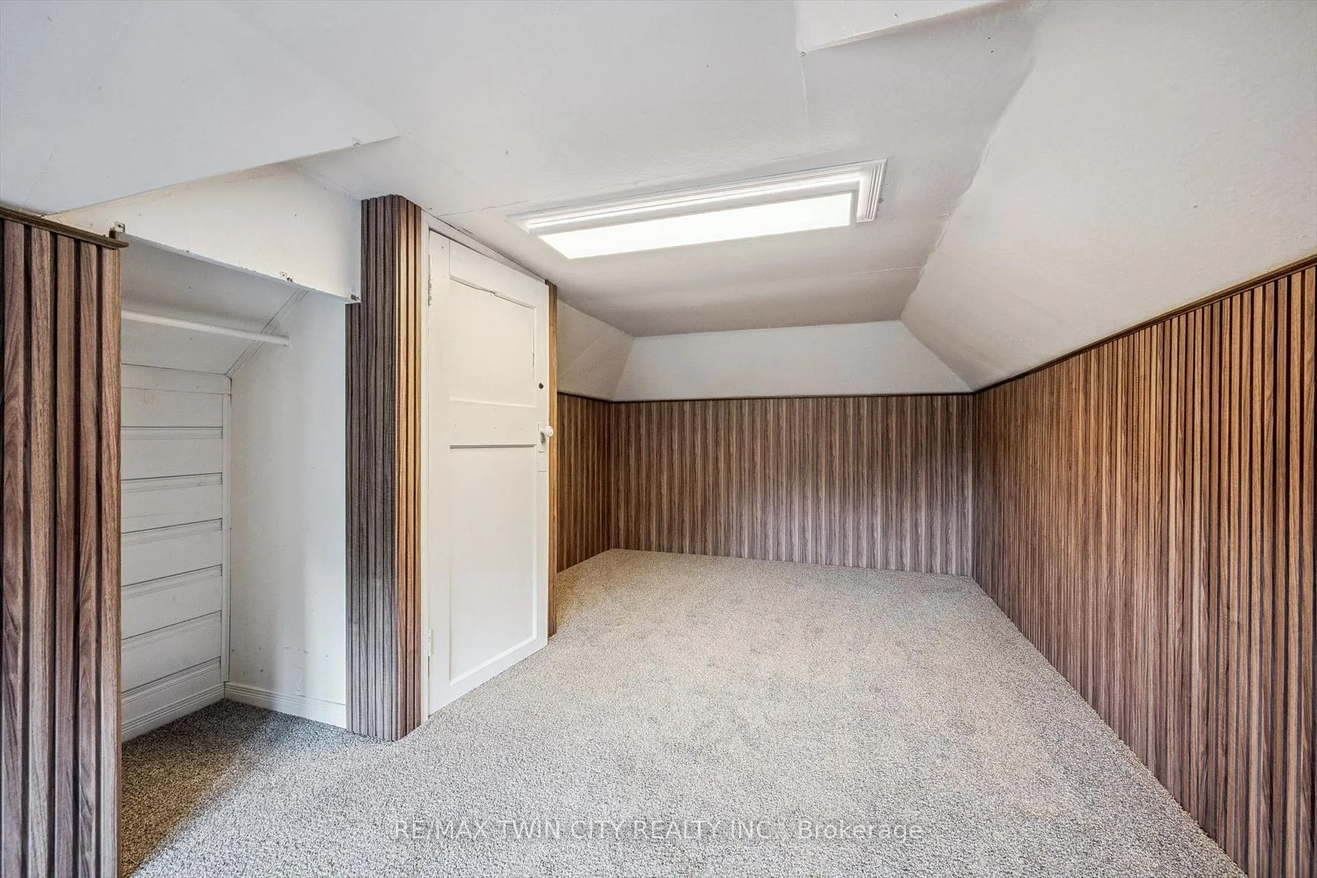 Photo 16 of 38 Stirling Avenue N, Kitchener — HOMEH
