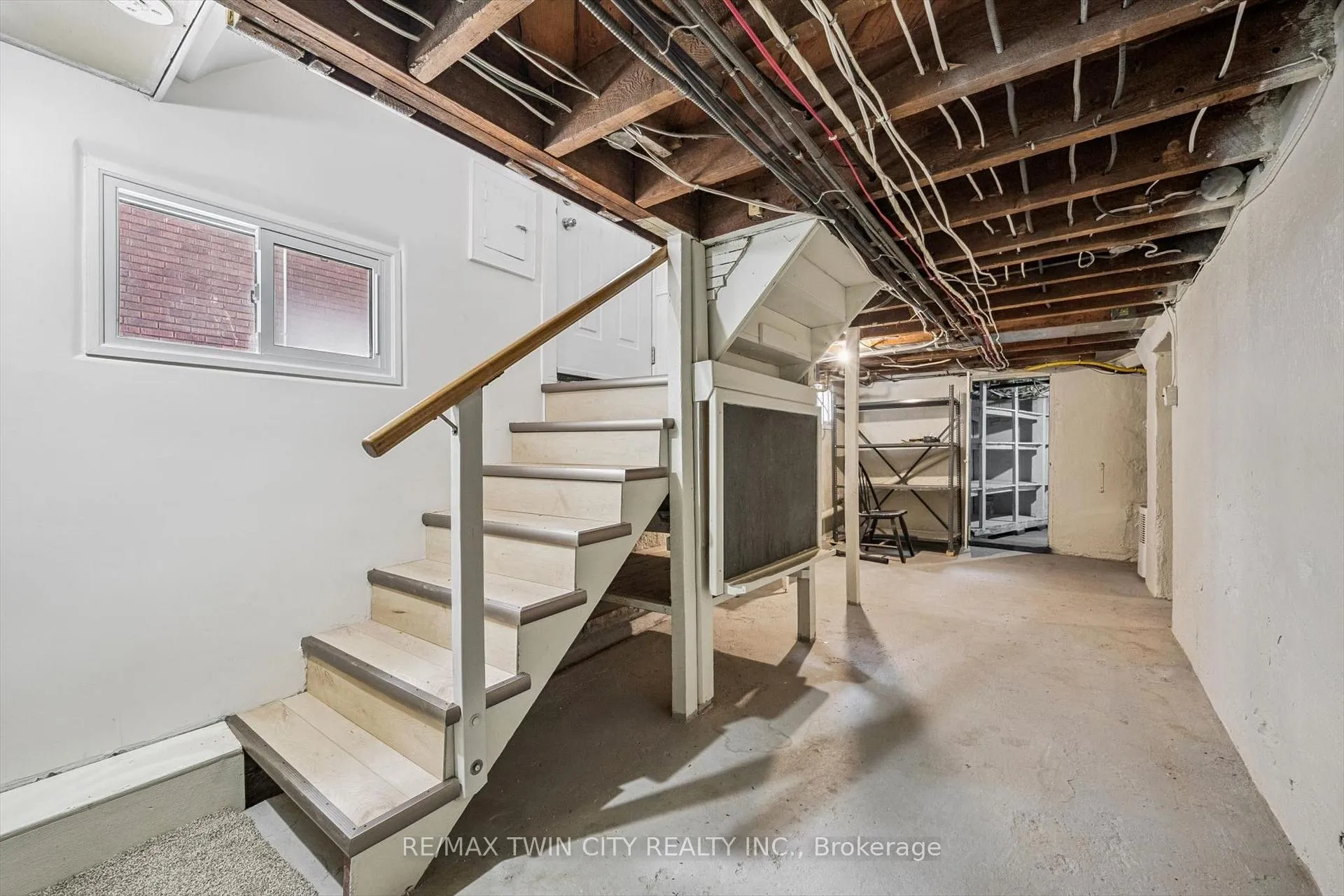 Photo 17 of 38 Stirling Avenue N, Kitchener — HOMEH