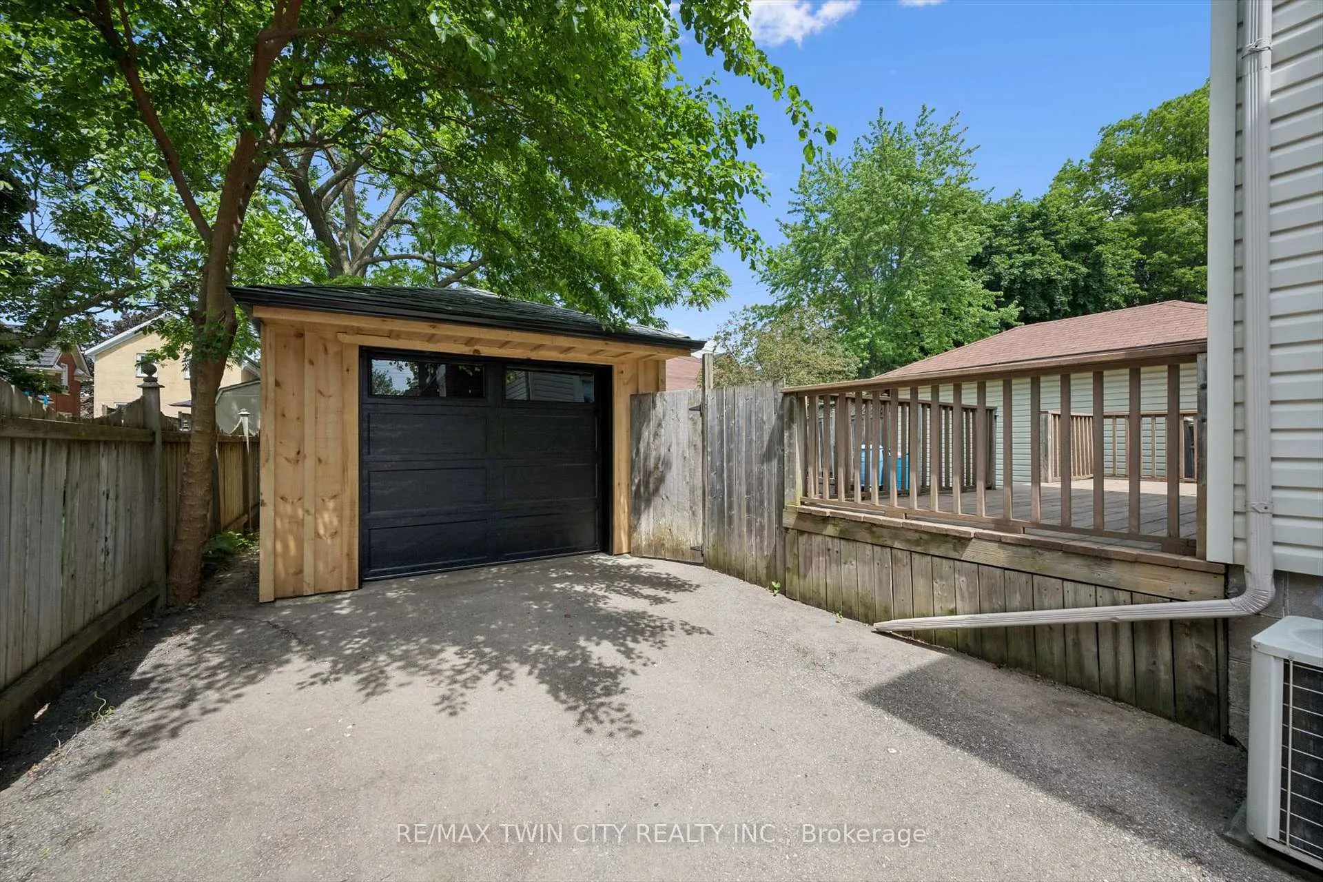 Photo 19 of 38 Stirling Avenue N, Kitchener — HOMEH