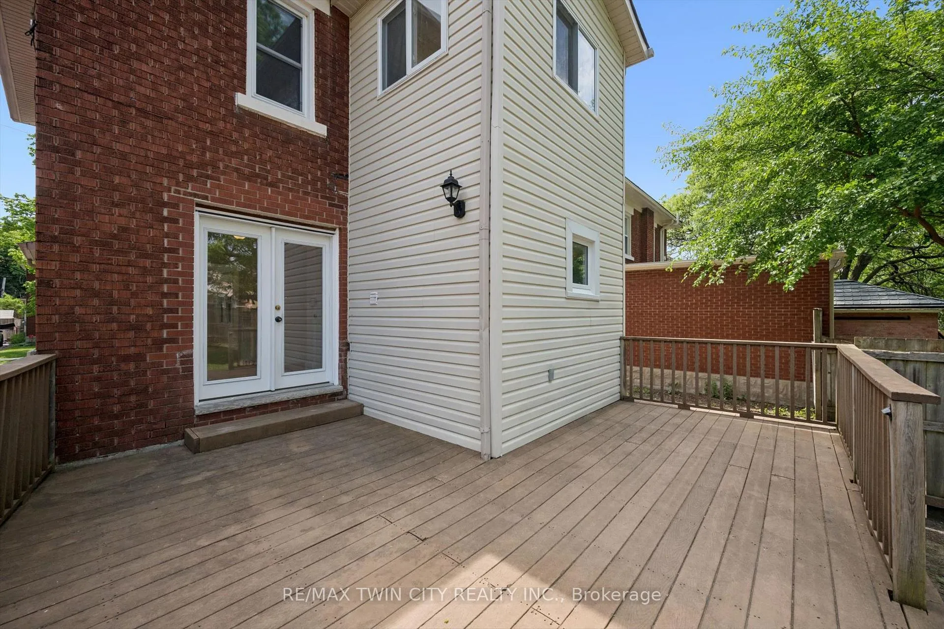 Photo 20 of 38 Stirling Avenue N, Kitchener — HOMEH