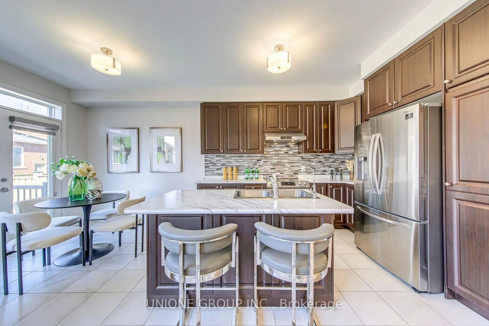 Photo 14 of 1458 Pratt Heights, Milton, Ford — HOMEH