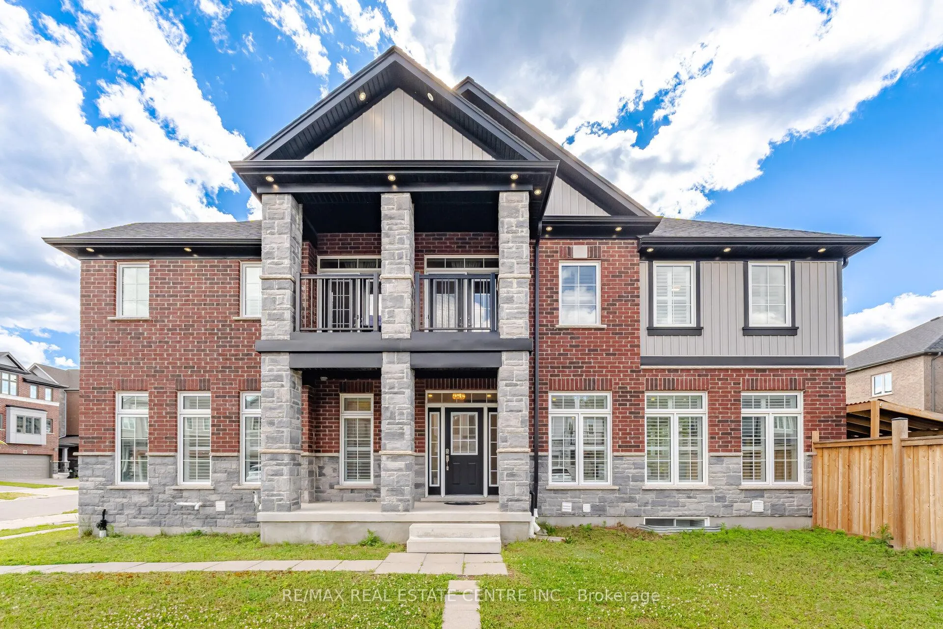 Photo 1 of 127 Monarch Woods Drive, Kitchener, Doon South — HOMEH