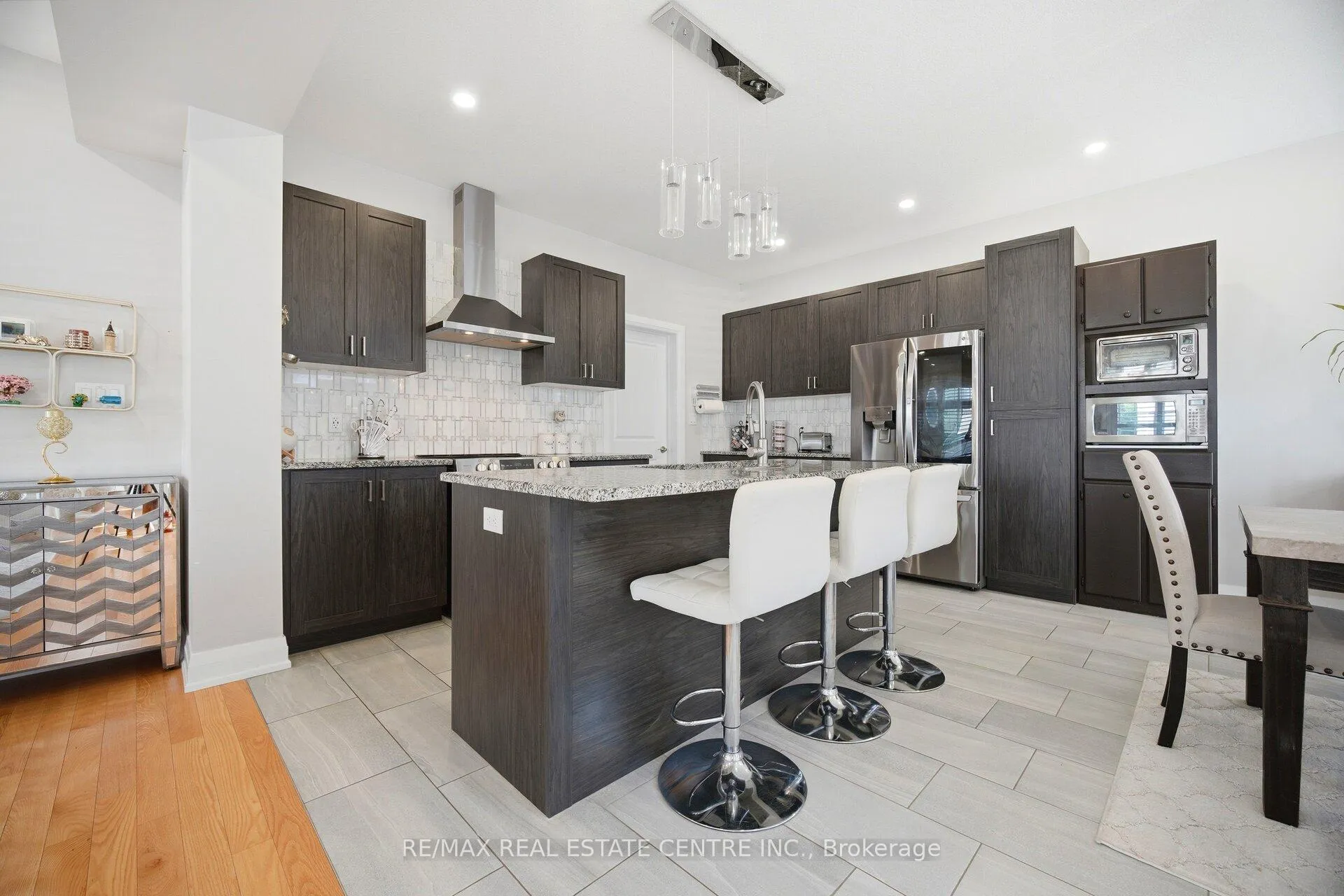 Photo 37 of 127 Monarch Woods Drive, Kitchener, Doon South — HOMEH