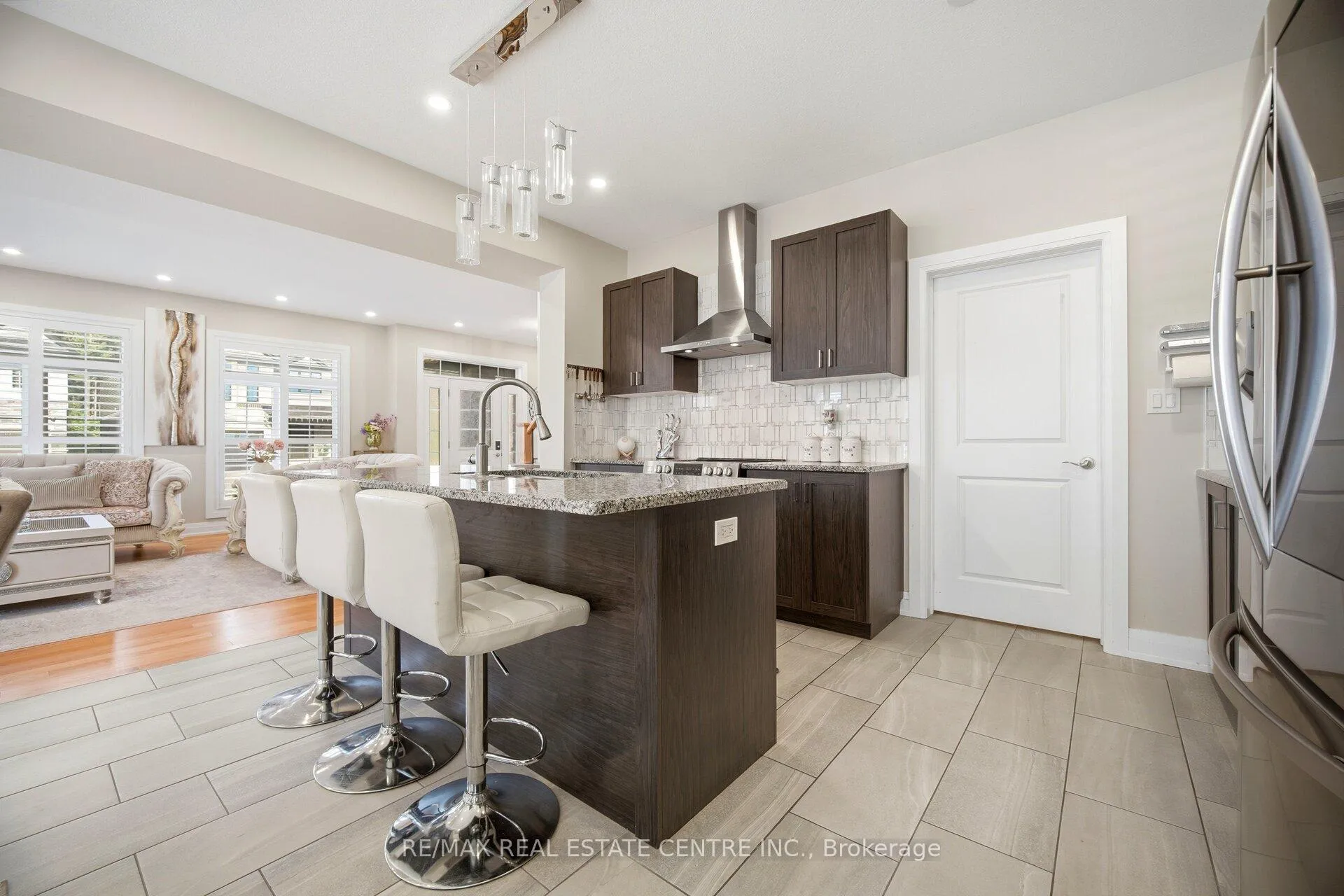 Photo 10 of 127 Monarch Woods Drive, Kitchener, Doon South — HOMEH