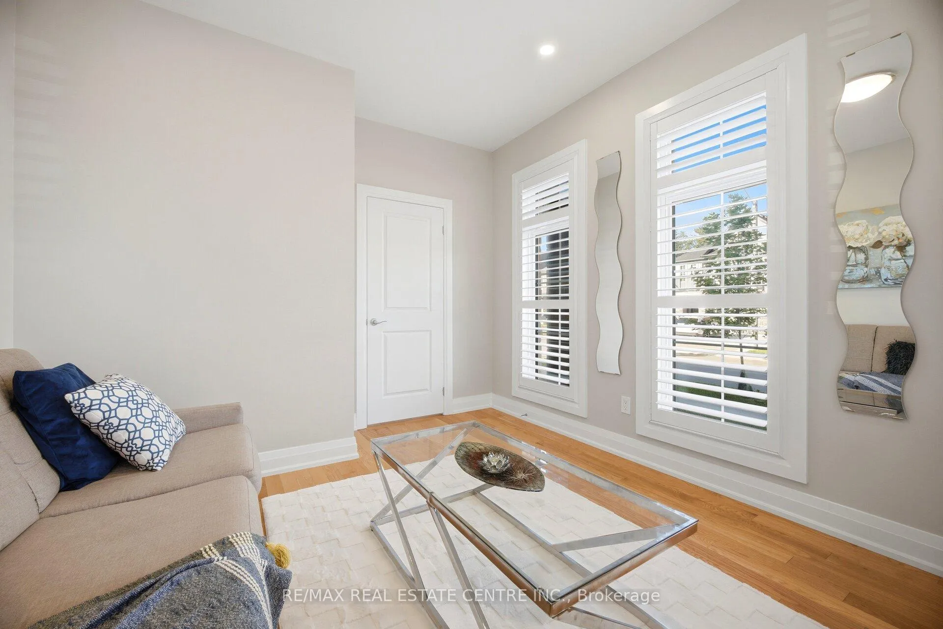 Photo 12 of 127 Monarch Woods Drive, Kitchener, Doon South — HOMEH