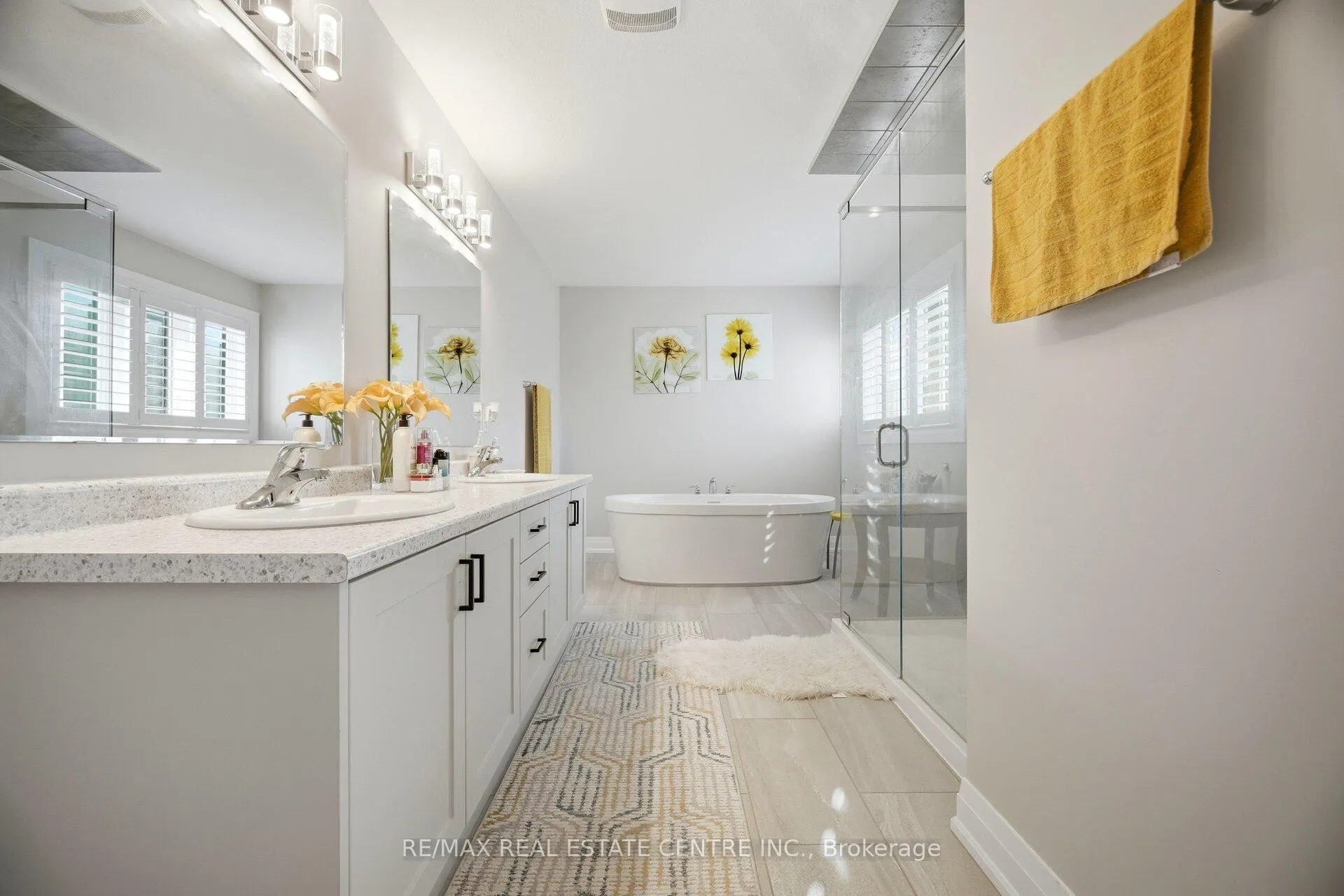 Photo 17 of 127 Monarch Woods Drive, Kitchener, Doon South — HOMEH
