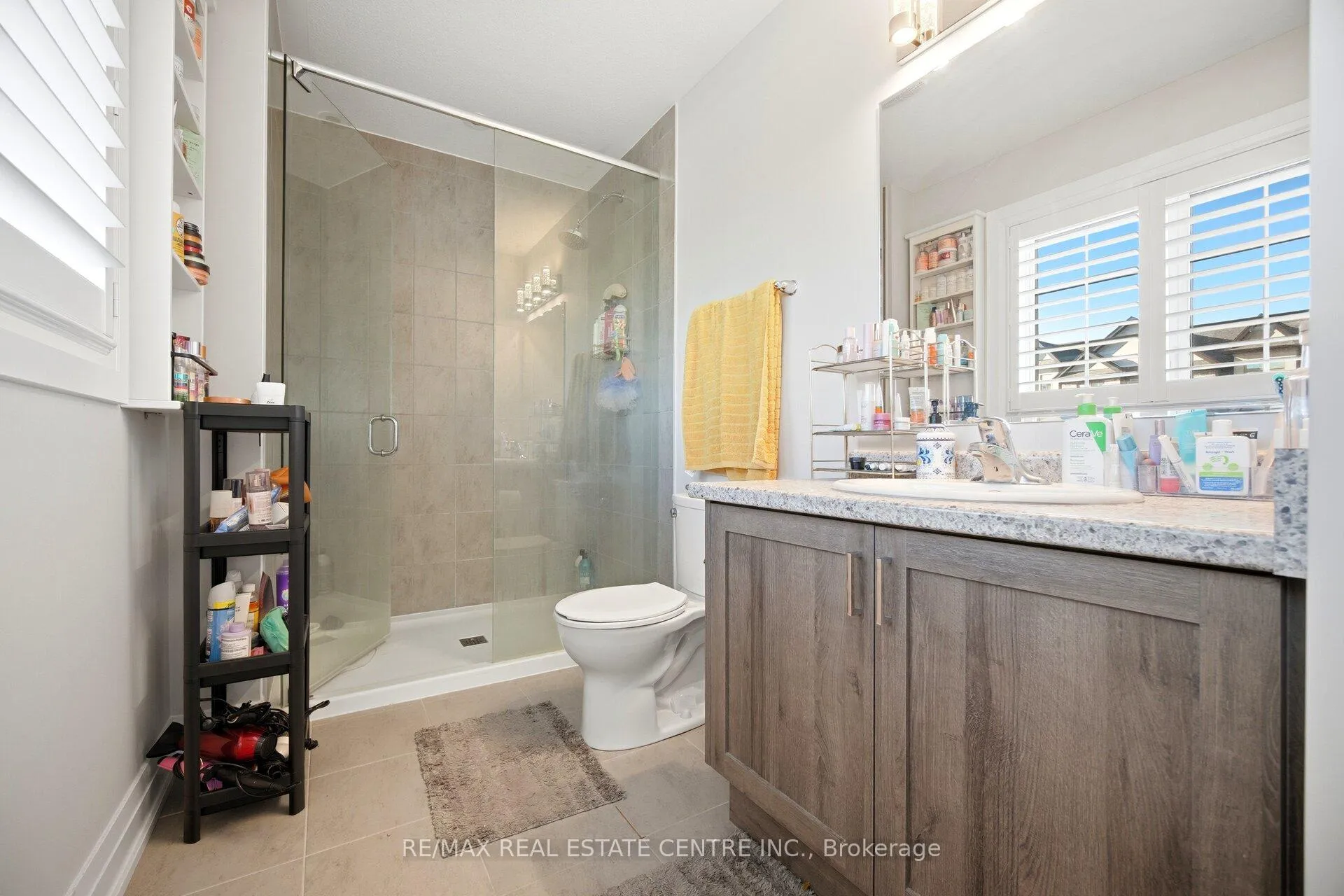 Photo 22 of 127 Monarch Woods Drive, Kitchener, Doon South — HOMEH