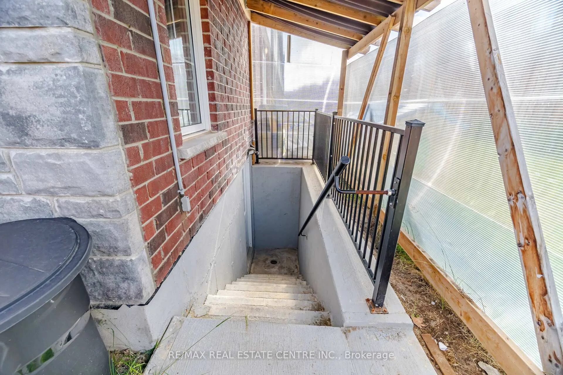 Photo 28 of 127 Monarch Woods Drive, Kitchener, Doon South — HOMEH