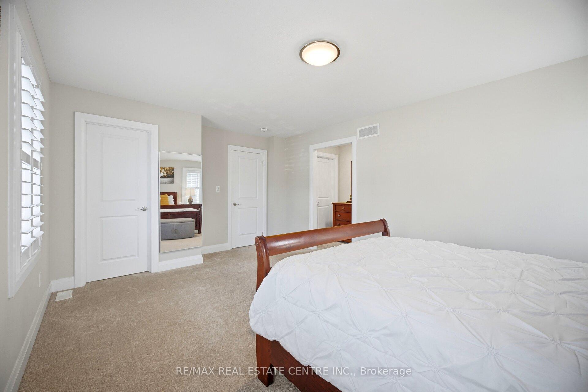 Photo 16 of 127 Monarch Woods Drive, Kitchener, Doon South — HOMEH