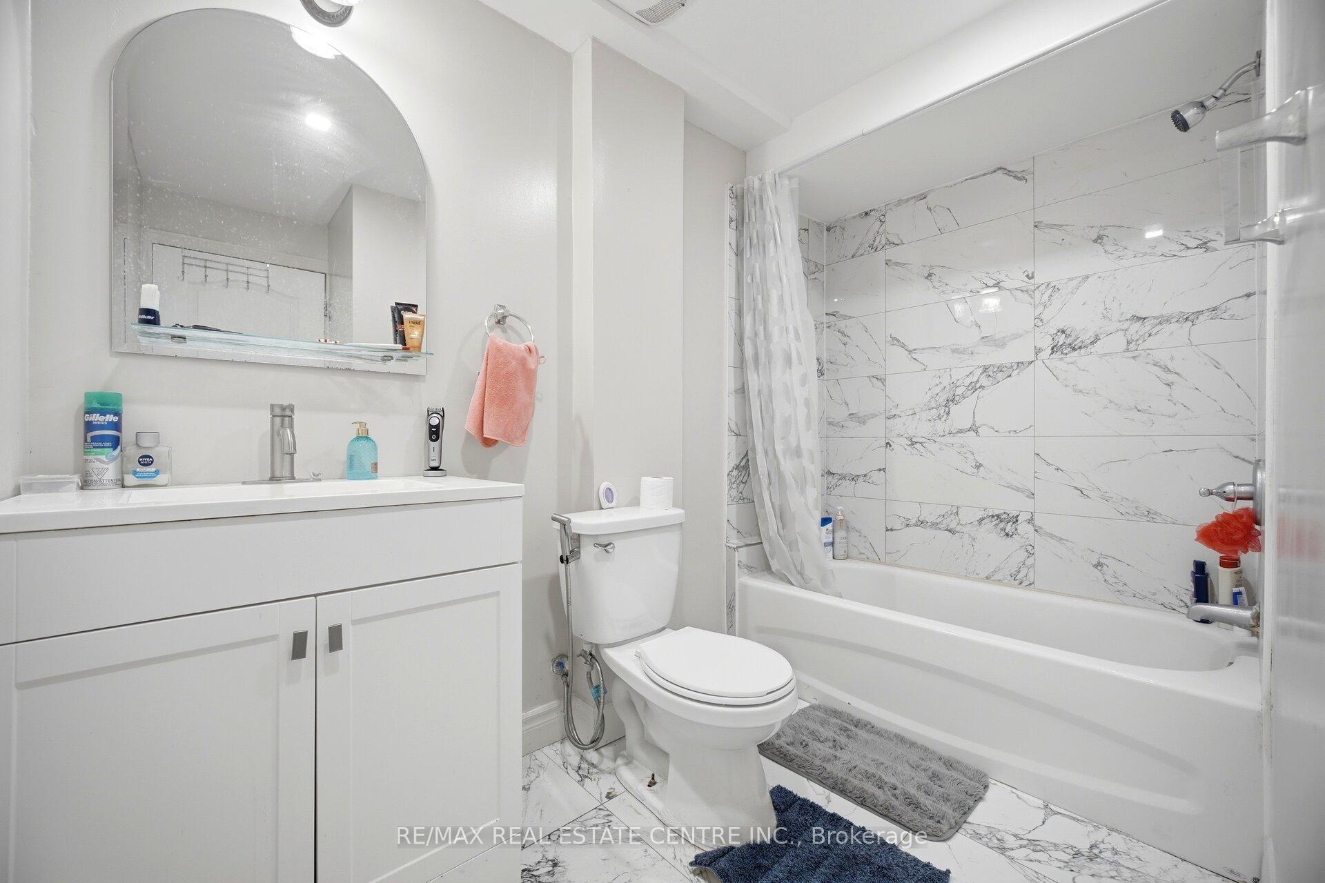 Photo 35 of 127 Monarch Woods Drive, Kitchener, Doon South — HOMEH