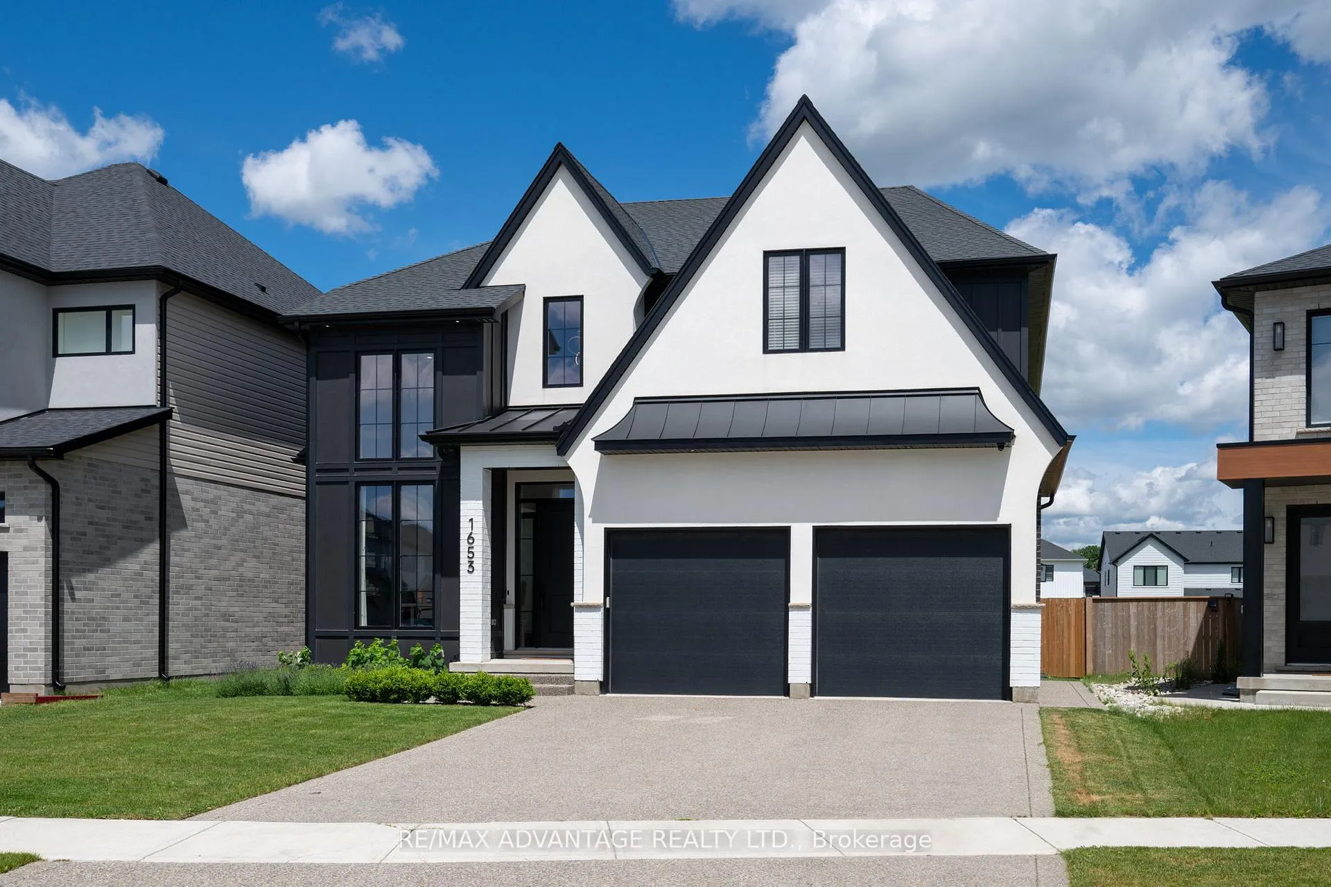 Photo 2 of 1653 Medway Park Drive, London, North S — HOMEH