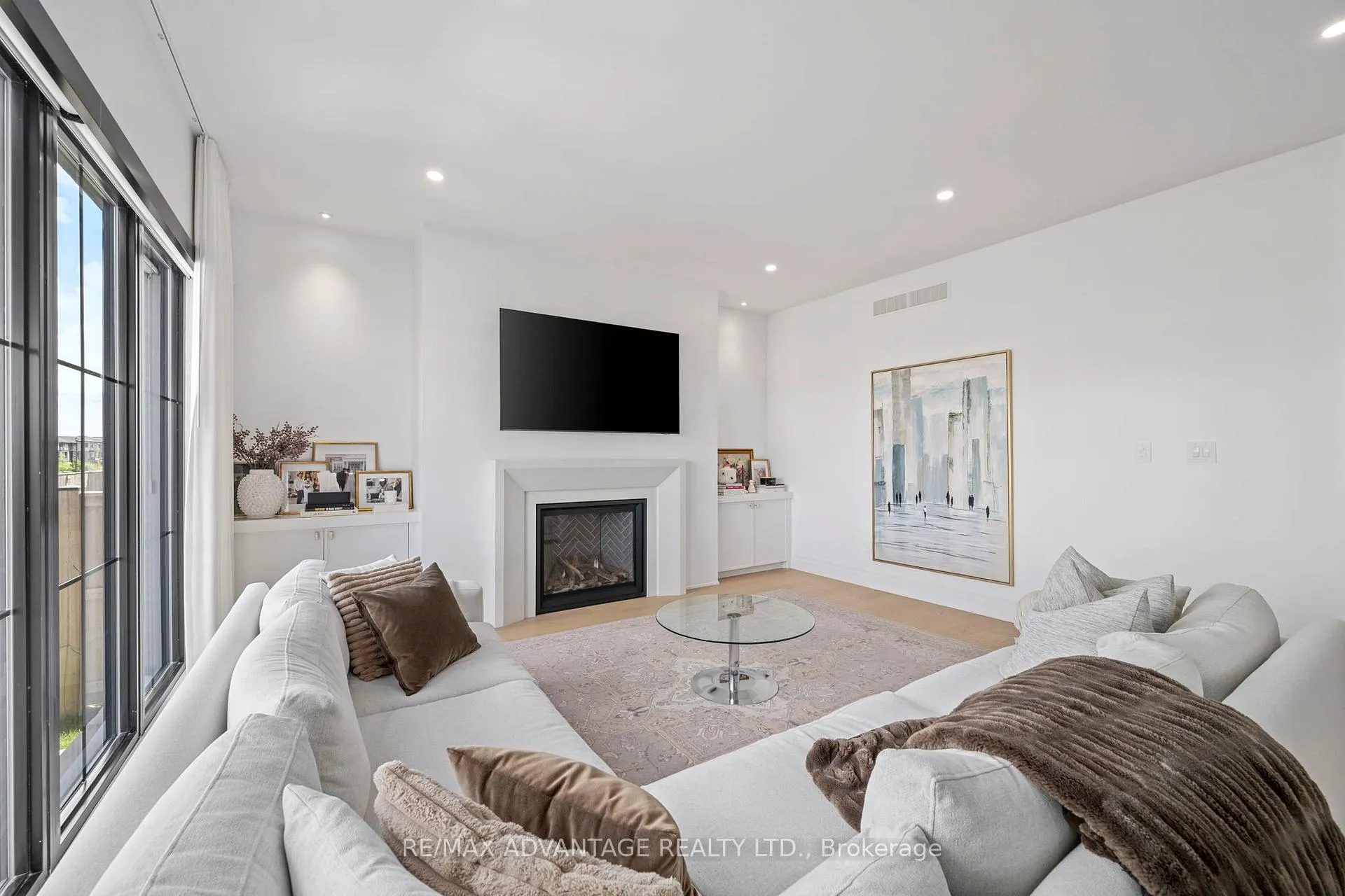 Photo 20 of 1653 Medway Park Drive, London, North S — HOMEH