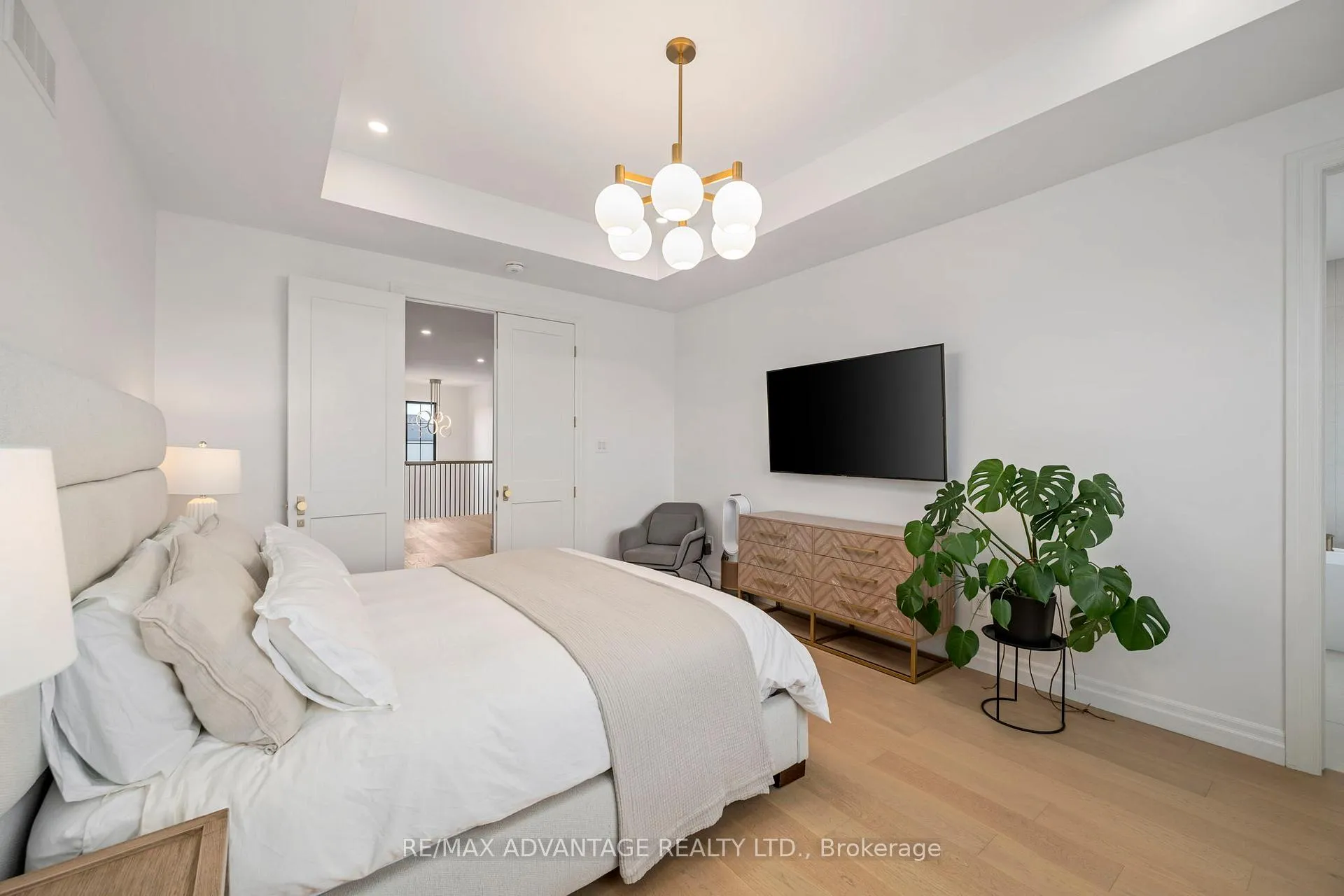 Photo 22 of 1653 Medway Park Drive, London, North S — HOMEH